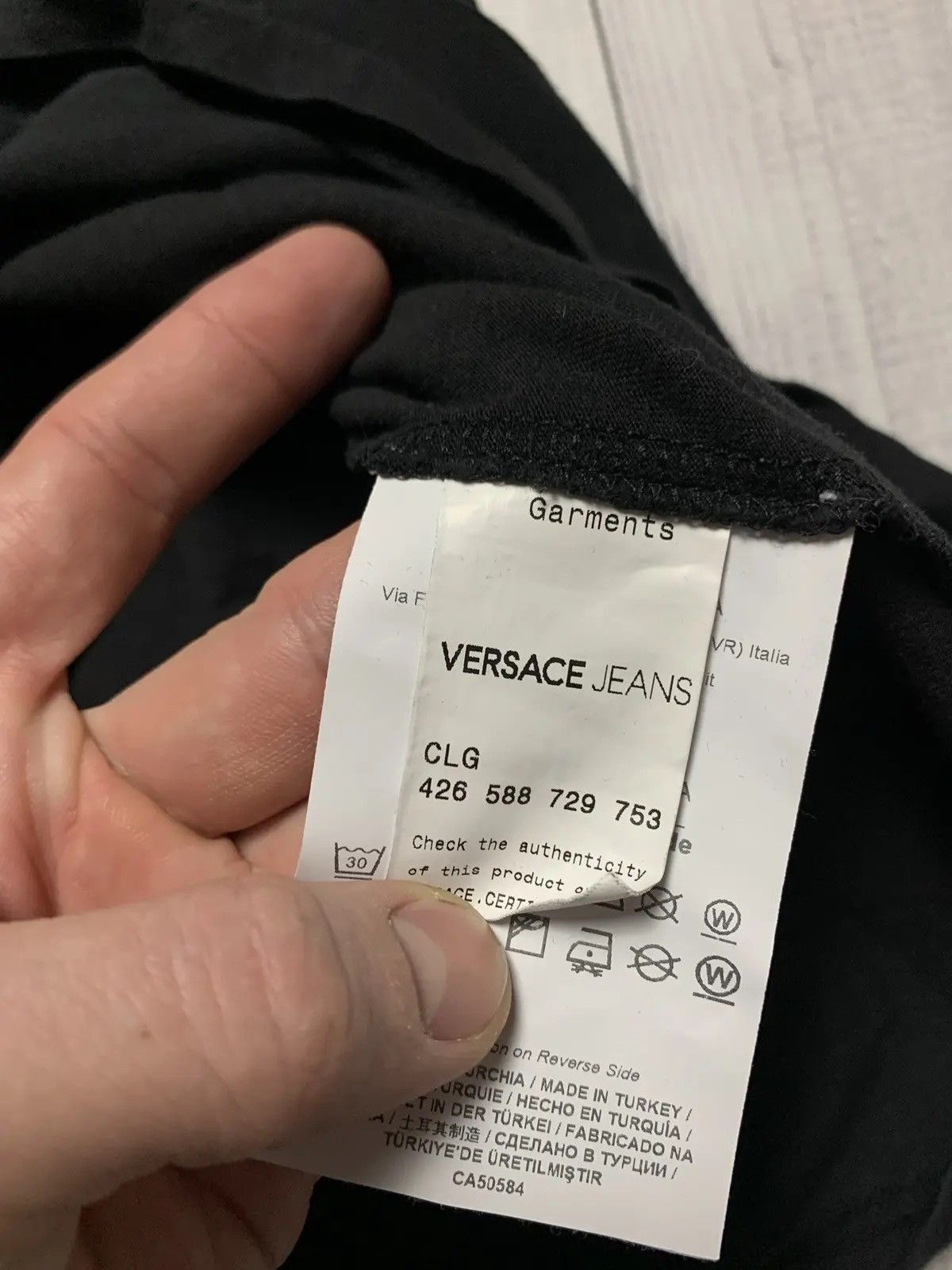 Vintage Vintage Versace Jeans Couture tee big logo size L Size US L / EU 52-54 / 3 - 4 Thumbnail