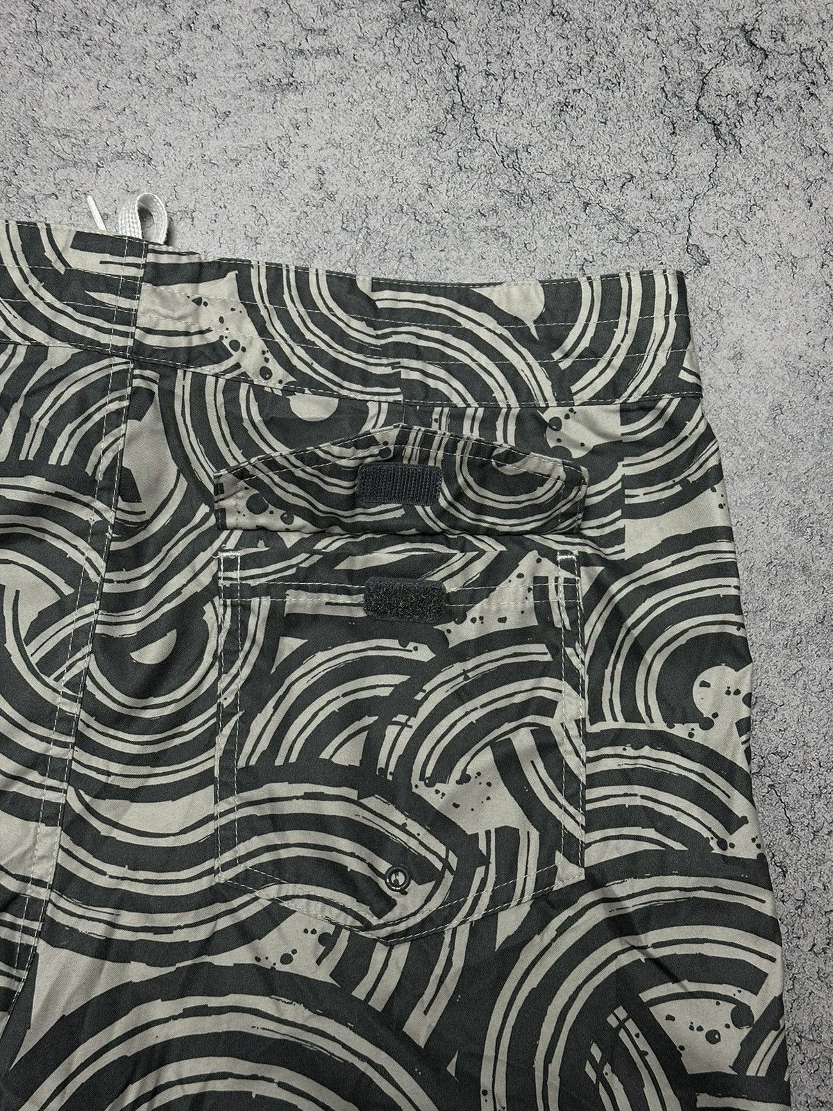 Swims Vintage Nike Swimming Pattern Shorts Size US 32 / EU 48 - 5 Thumbnail