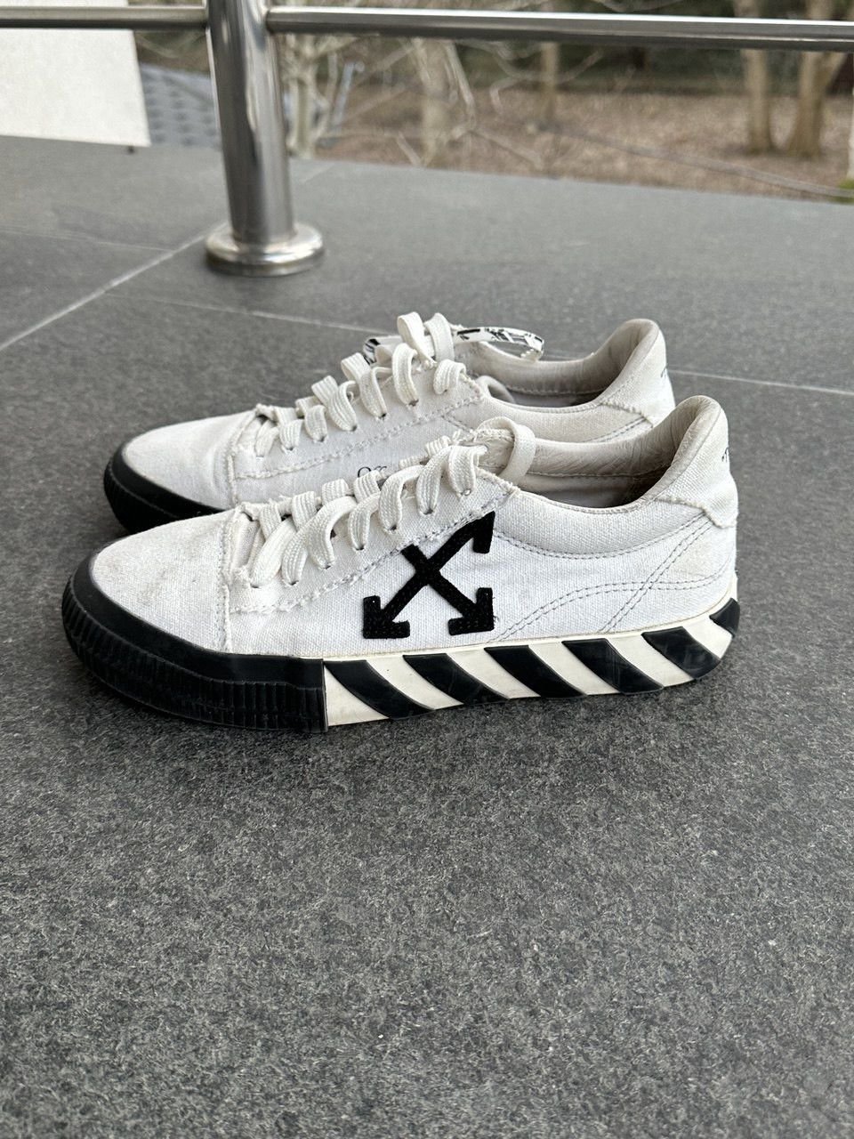 Off-White off-white low vulcanized sneakers Size US 8 / IT 38 - 2 Thumbnail