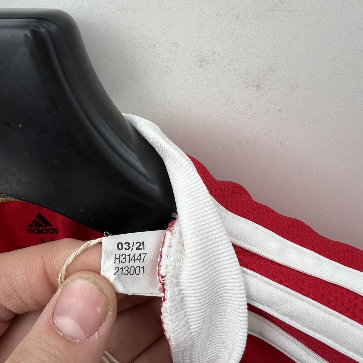 Adidas Manchester United adidas Cavani 7 soccer jersey Size US M / EU 48-50 / 2 - 5 Thumbnail