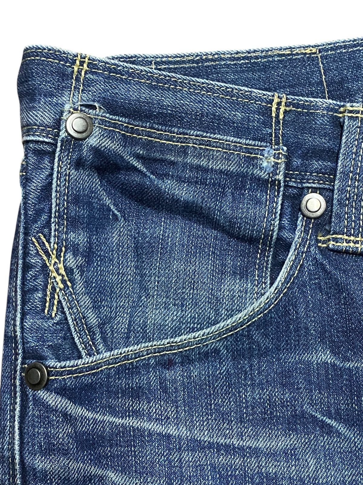 Levi's Vintage Clothing Levis Y2K Engineered Blue Wash Distressed Twist Leg Jean Size US 34 / EU 50 - 6 Thumbnail