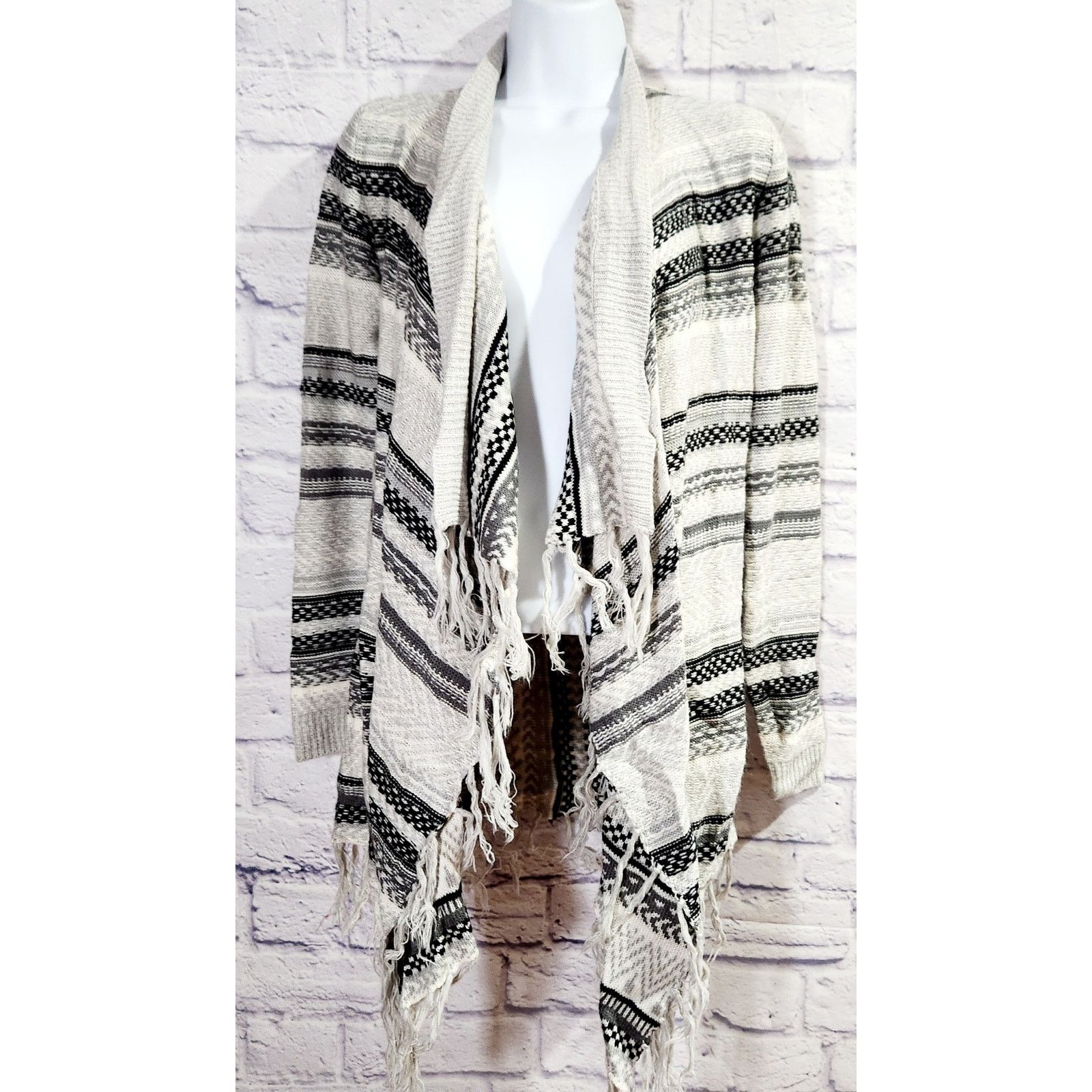 Other No Boundaries Gray White Stripe Draped W/ Tassels Cardigan S Size S / US 4 / IT 40 - 1 Thumbnail