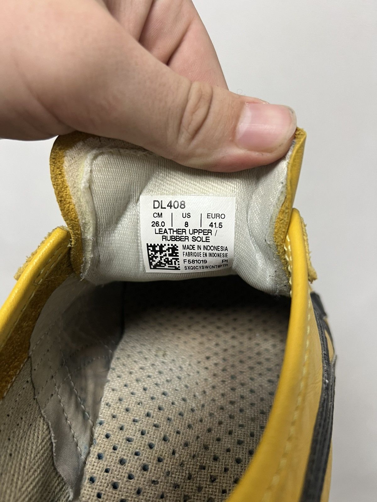 Asics 🔥Onitsuka Tiger ASICS rare yellow hi top sneakers Size US 8 / EU 41 - 2 Thumbnail
