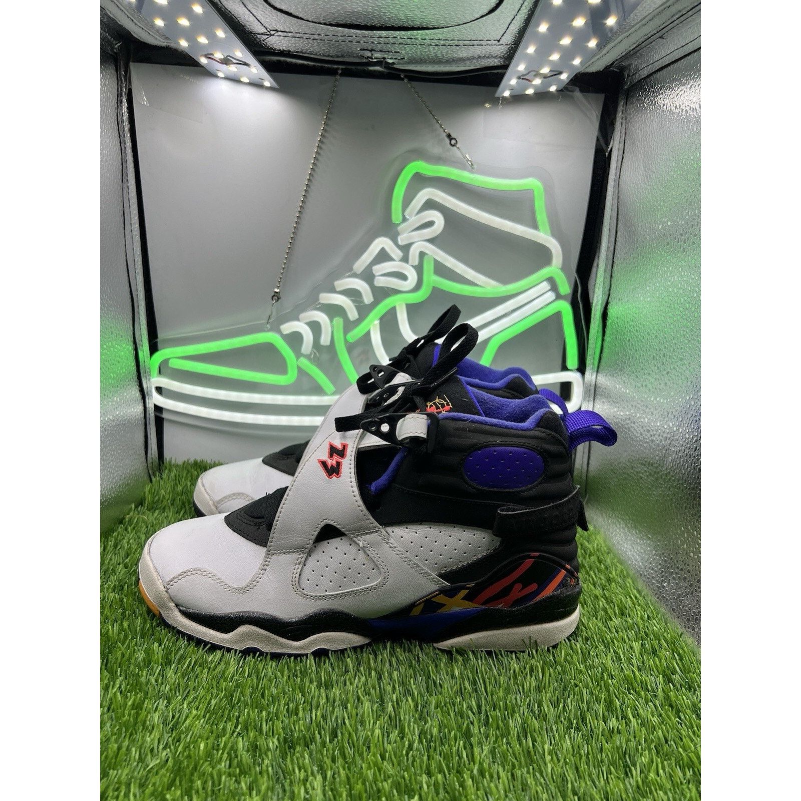 Jordan Brand Nike Air Jordan 8 Shoes Sneakers Size 7Y W8.5 Size US 7 / EU 40 - 1 Thumbnail
