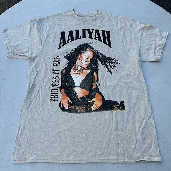 Band Tees × Urban Outfitters NEW AALIYAH SNAKE BLACK PRINCESS OF R&B CREAM T-SHIRT SZ M Size US M / EU 48-50 / 2 - 4 Thumbnail