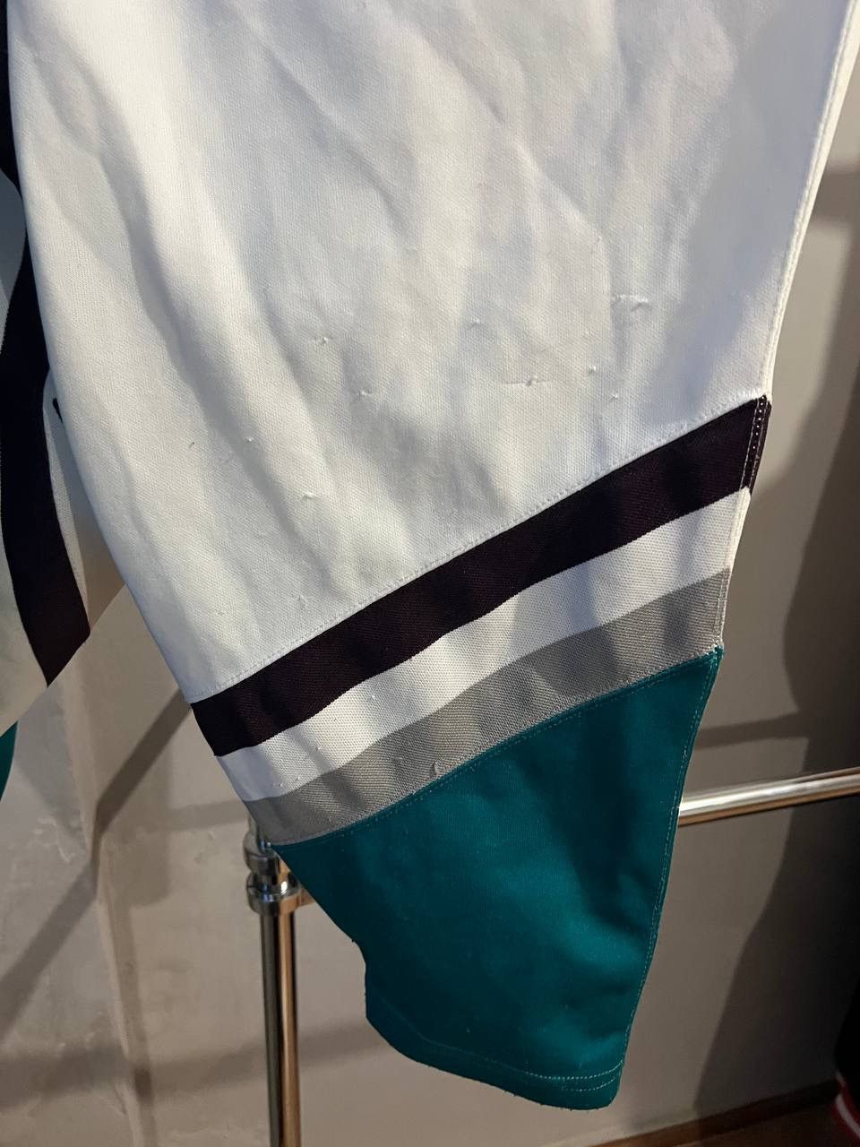 NHL 1993 ANAHEIM MIGHTY DUCKS SIGNED AUTOGRAPHED JERSEY CCM SZ l Size US L / EU 52-54 / 3 - 20 Thumbnail