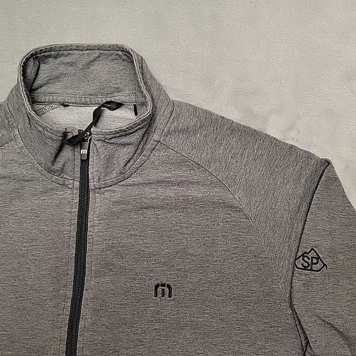 TravisMathew Travis Mathew Sweater Mens M Gray 1/4 Zip Long sleeve Performance Golf Pullover Size US M / EU 48-50 / 2 - 3 Thumbnail