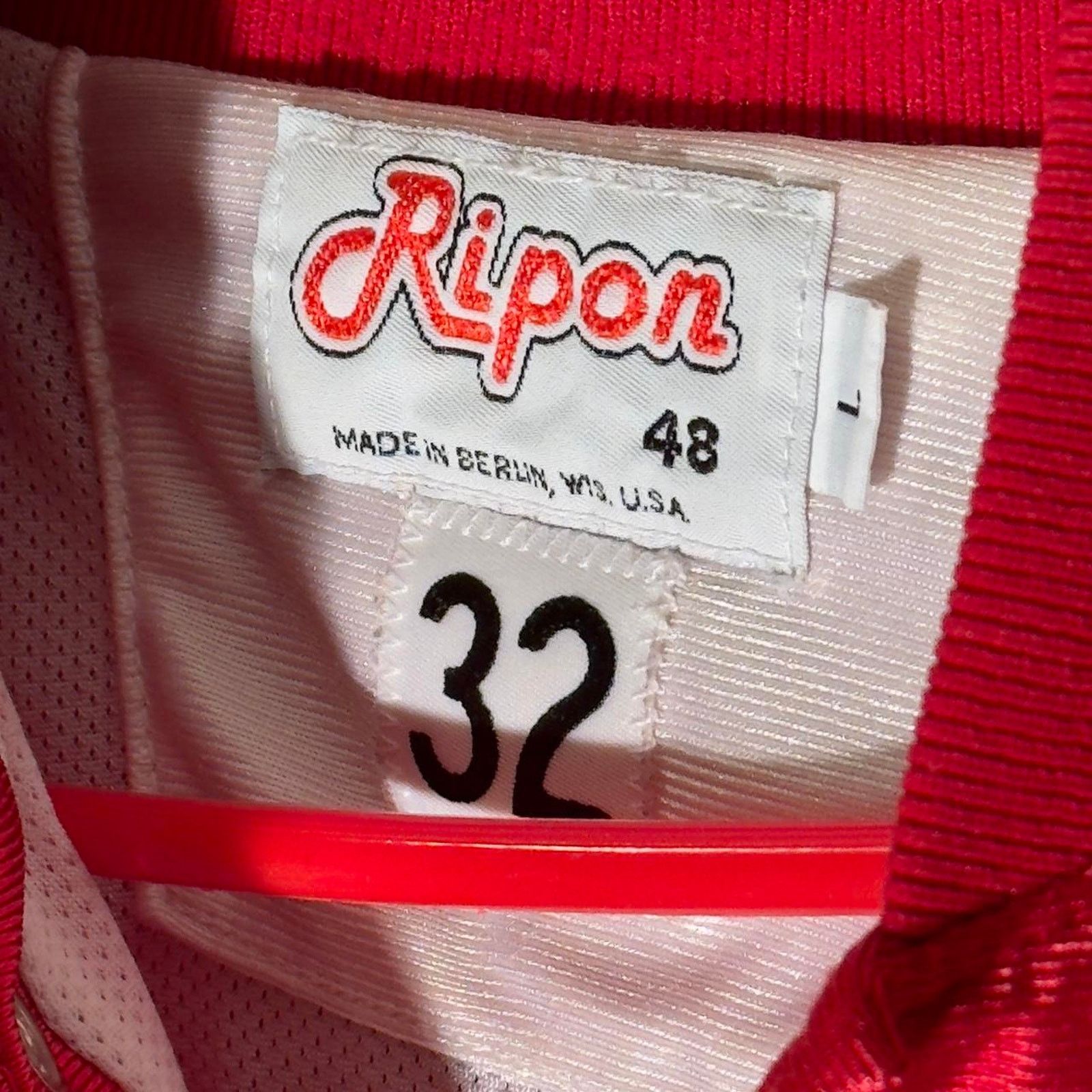 Vintage Vintage 90s wisconsin basketball warmup Size US M / EU 48-50 / 2 - 5 Thumbnail