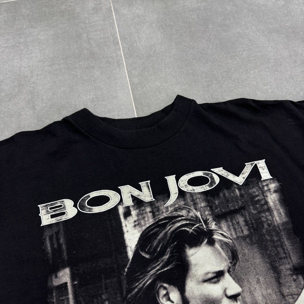 Bon Jovi Vintage Bon Jovi World Tour 1993 Band Tee T-Shirt Men Size US XL / EU 56 / 4 - 9 Thumbnail