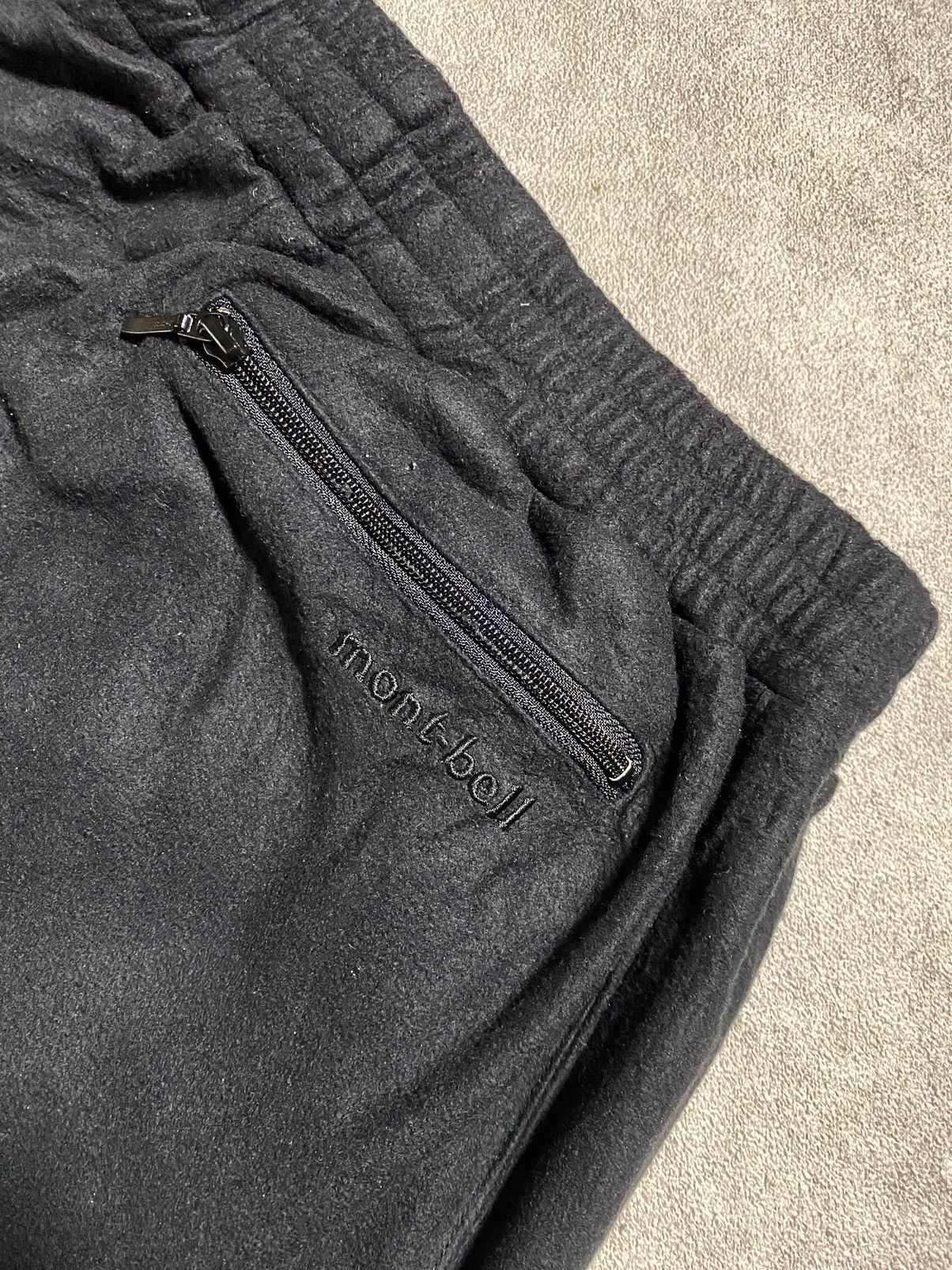 Montbell Montbell Vintage Zip Back Pocket Size US 28 / EU 44 - 2 Thumbnail