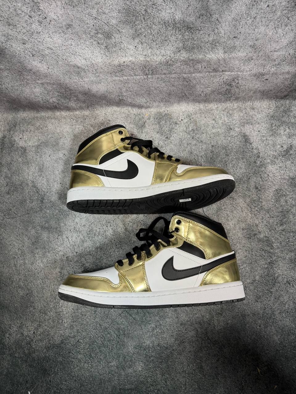 Jordan Brand Size 10.5 | Jordan 1 Metallic Gold Box | Pre-Owned Size US 10.5 / EU 43-44 - 7 Thumbnail