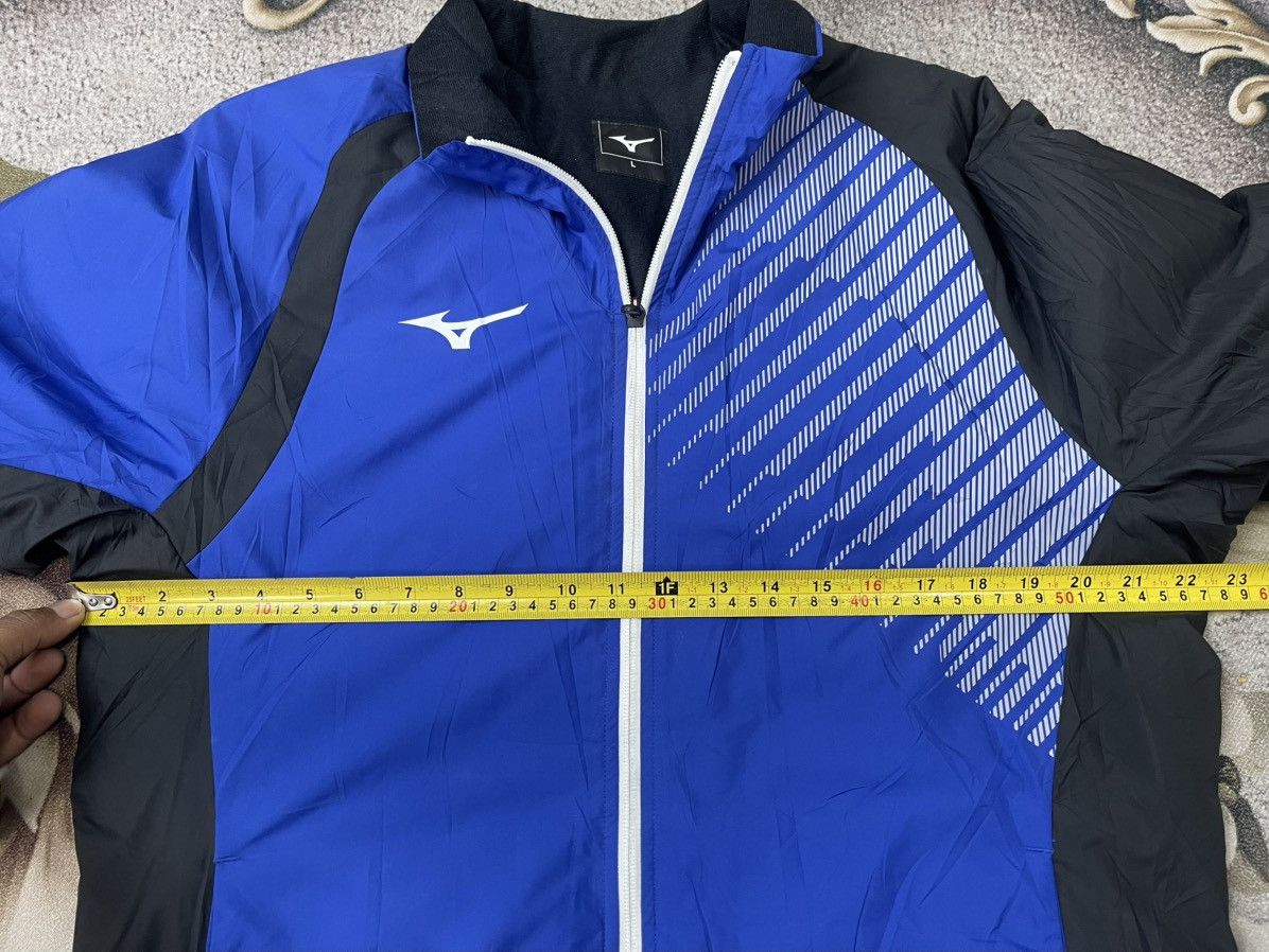 Mizuno Vintage Mizuno Light Jacket Sportwear Size US L / EU 52-54 / 3 - 7 Thumbnail