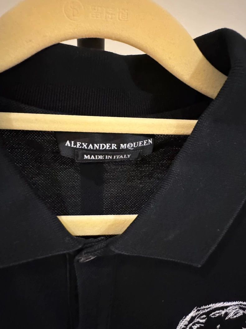 Alexander McQueen Alexander McQUEEN Men's polo shirt with skull - head stripe Size US XL / EU 56 / 4 - 2 Thumbnail