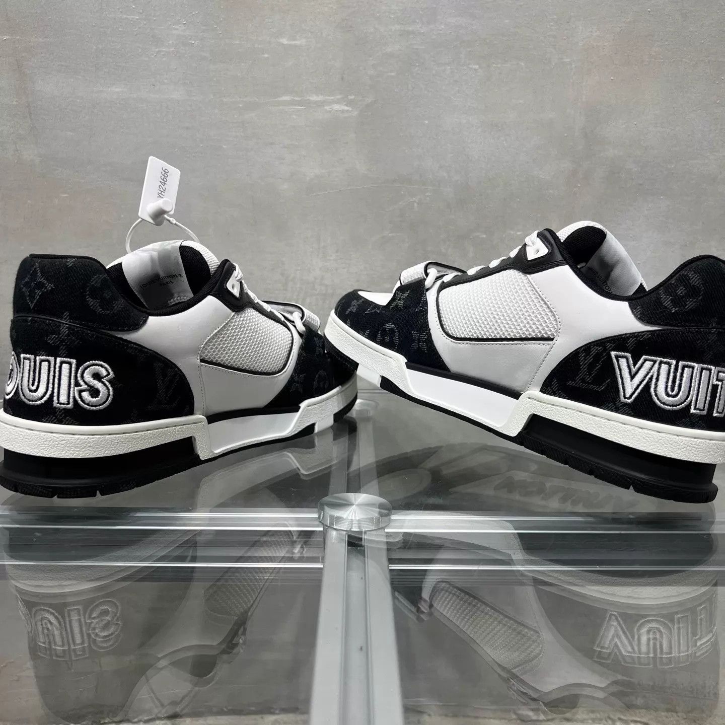 Louis Vuitton LV Trainer Black/White Velcro UK8.5/42.5 Size US 9.5 / EU 42-43 - 5 Thumbnail