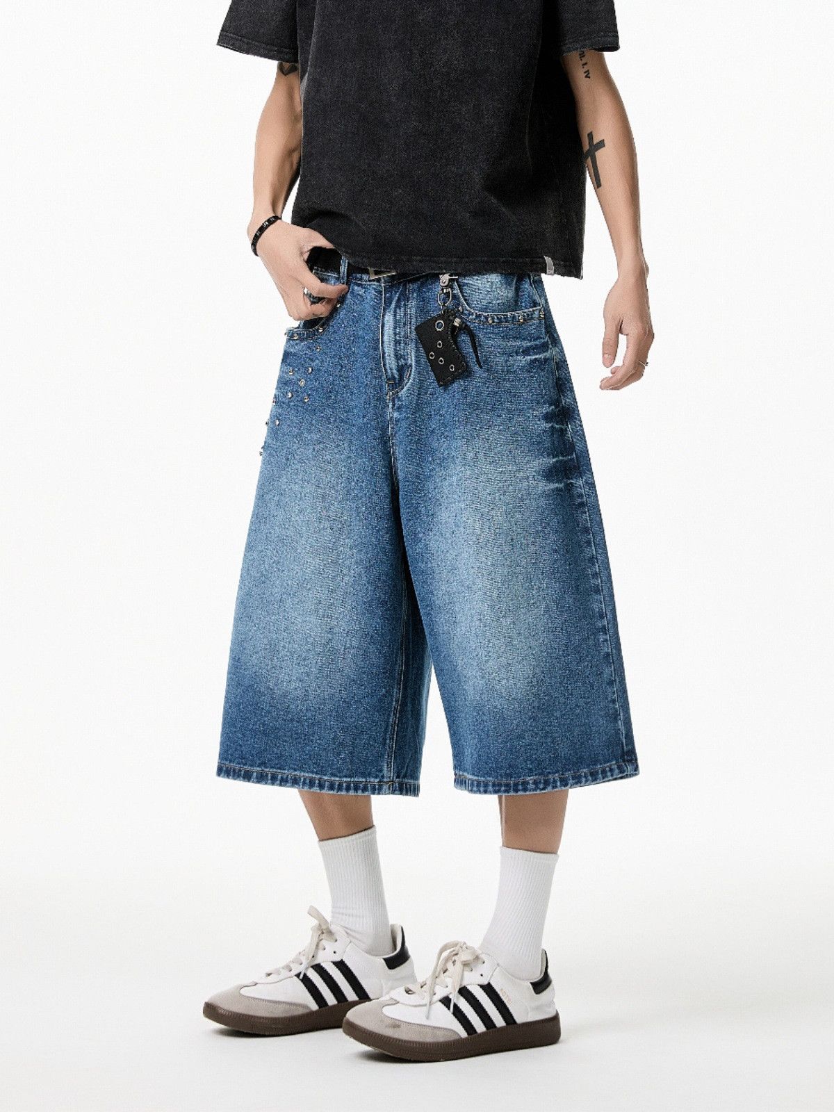Japanese Brand Men's Blue American-Style Wide-Leg Denim Shorts (Clean Fit) Size US 32 / EU 48 - 1 Thumbnail