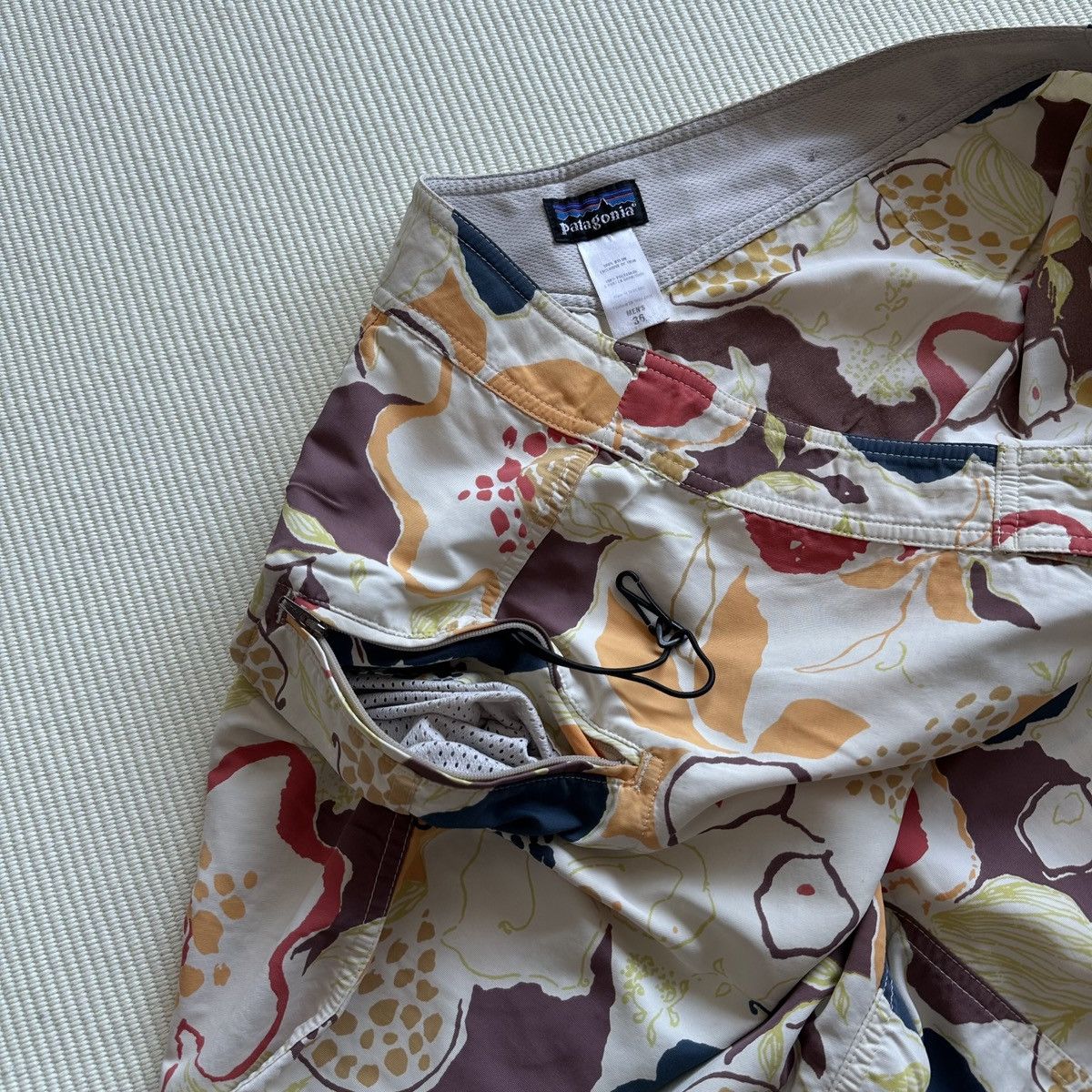 Patagonia Patagonia Wavefarer Floral Print Swim Board Shorts Size US 36 / EU 52 - 2 Thumbnail