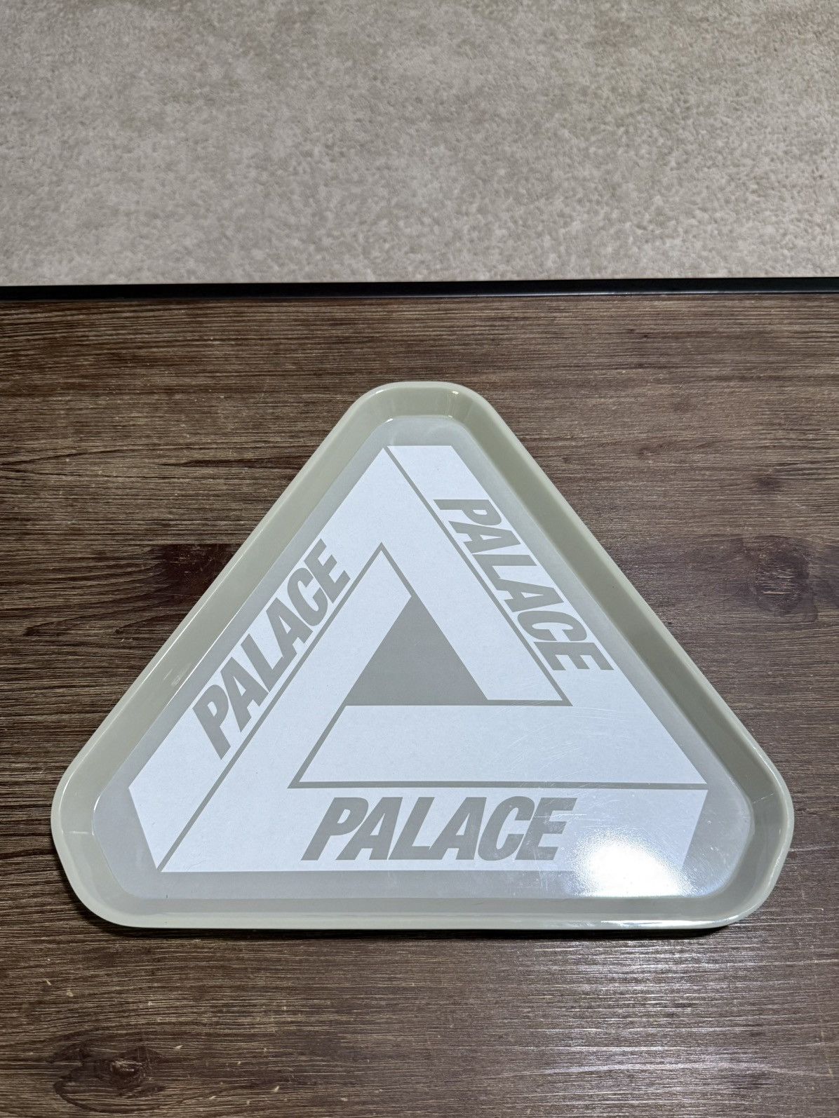 Palace Palace Skateboards tri-ferg ashtray black/gold | Grailed