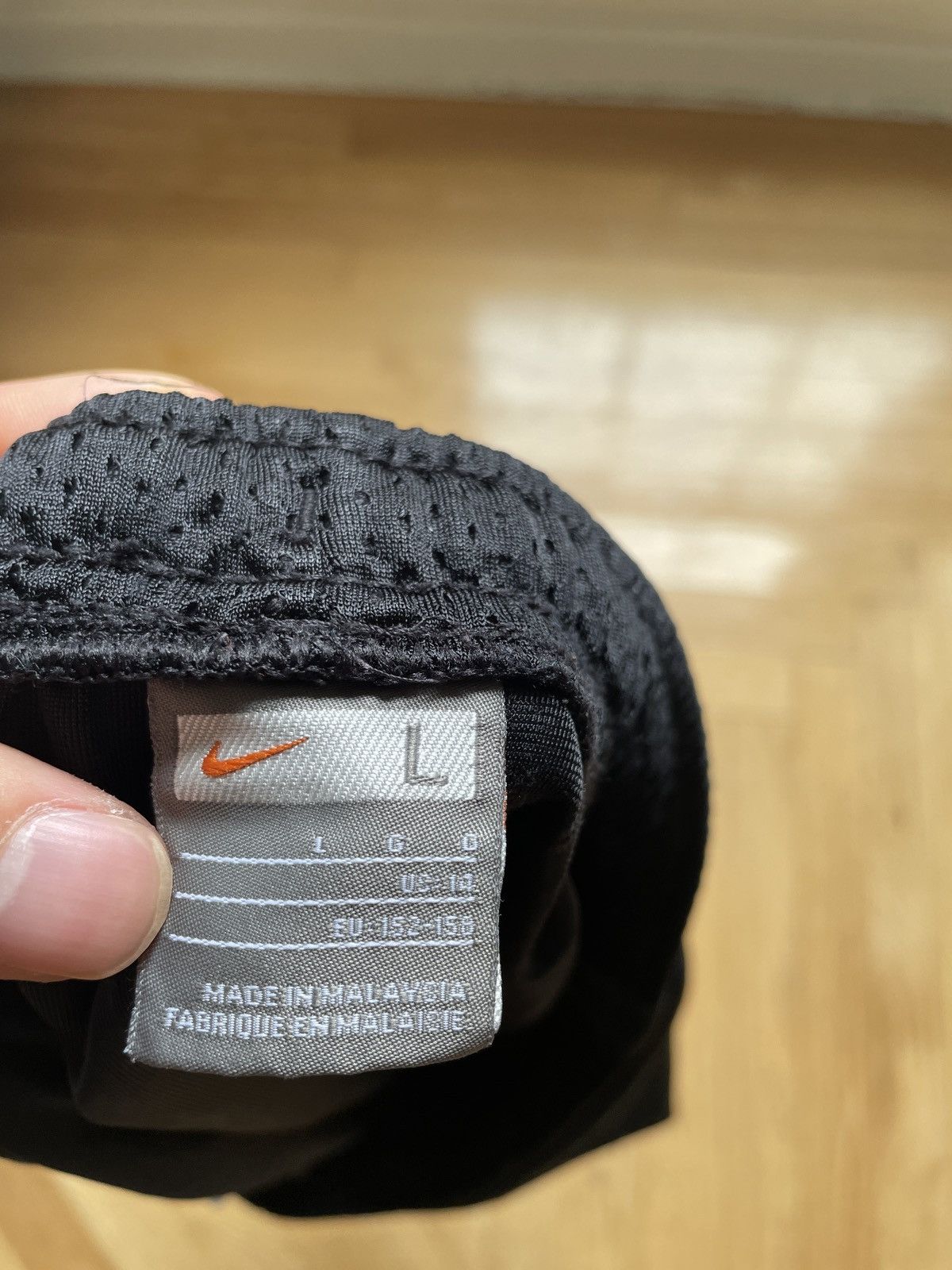 Nike Vintage 00’s Nike Y2K Mesh Shorts Arch Logo Black Size XS Size US 26 / EU 42 - 5 Thumbnail