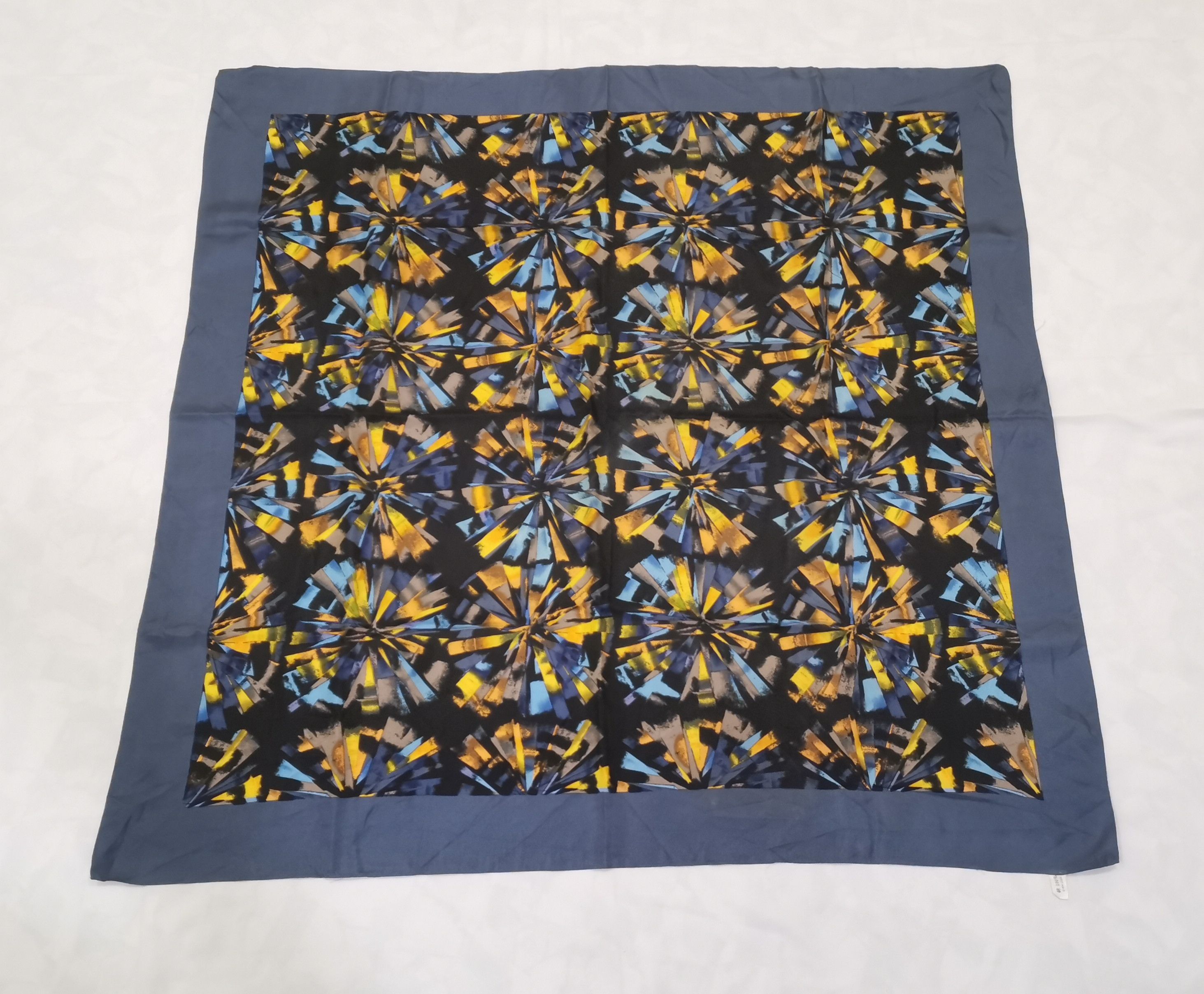Designer × Japanese Brand Rare vintage Japanese brand luxury scarves nice design Size ONE SIZE - 1 Thumbnail
