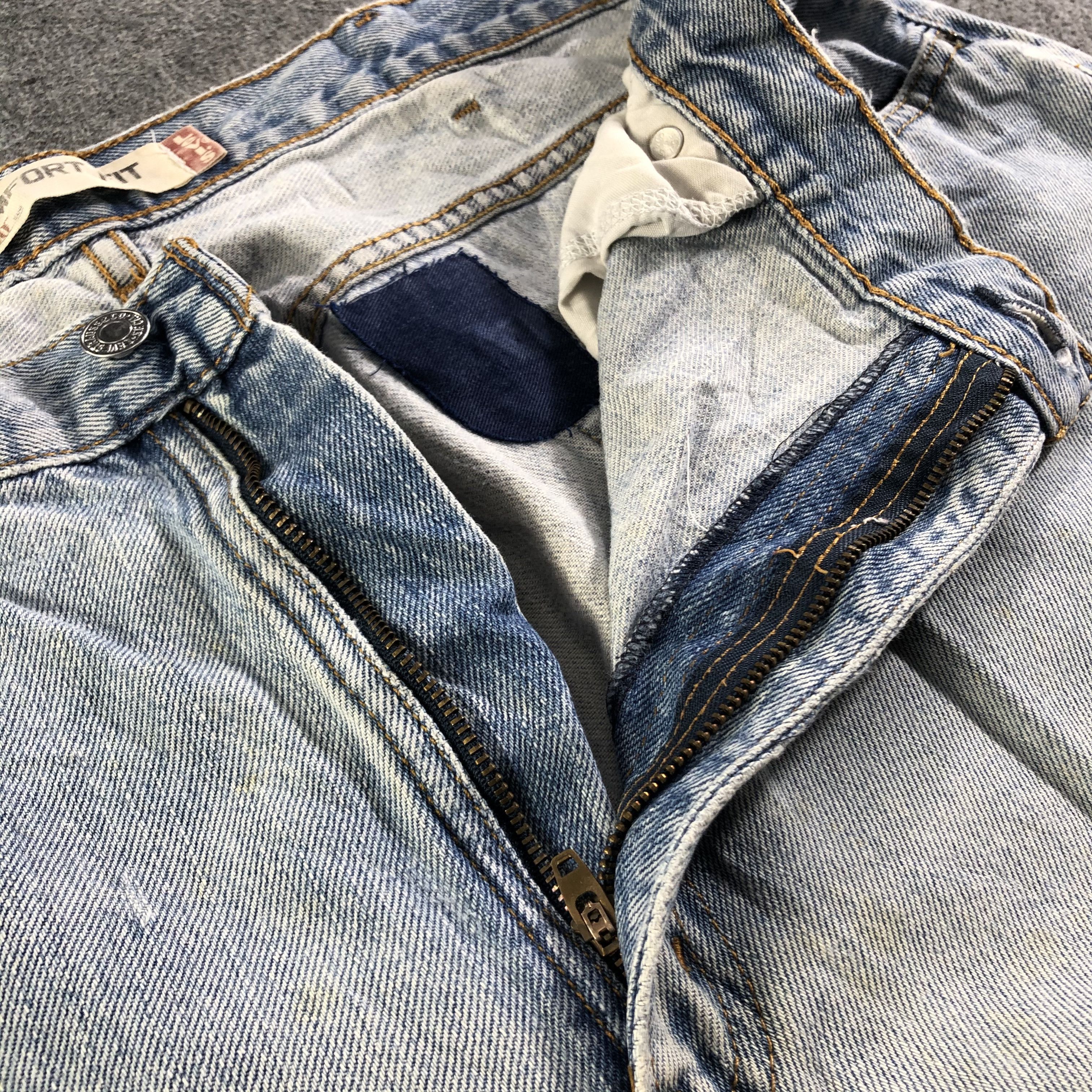 Levi's Vintage Light Wash Levis 560 Jeans-J3041 Size US 39 - 8 Thumbnail
