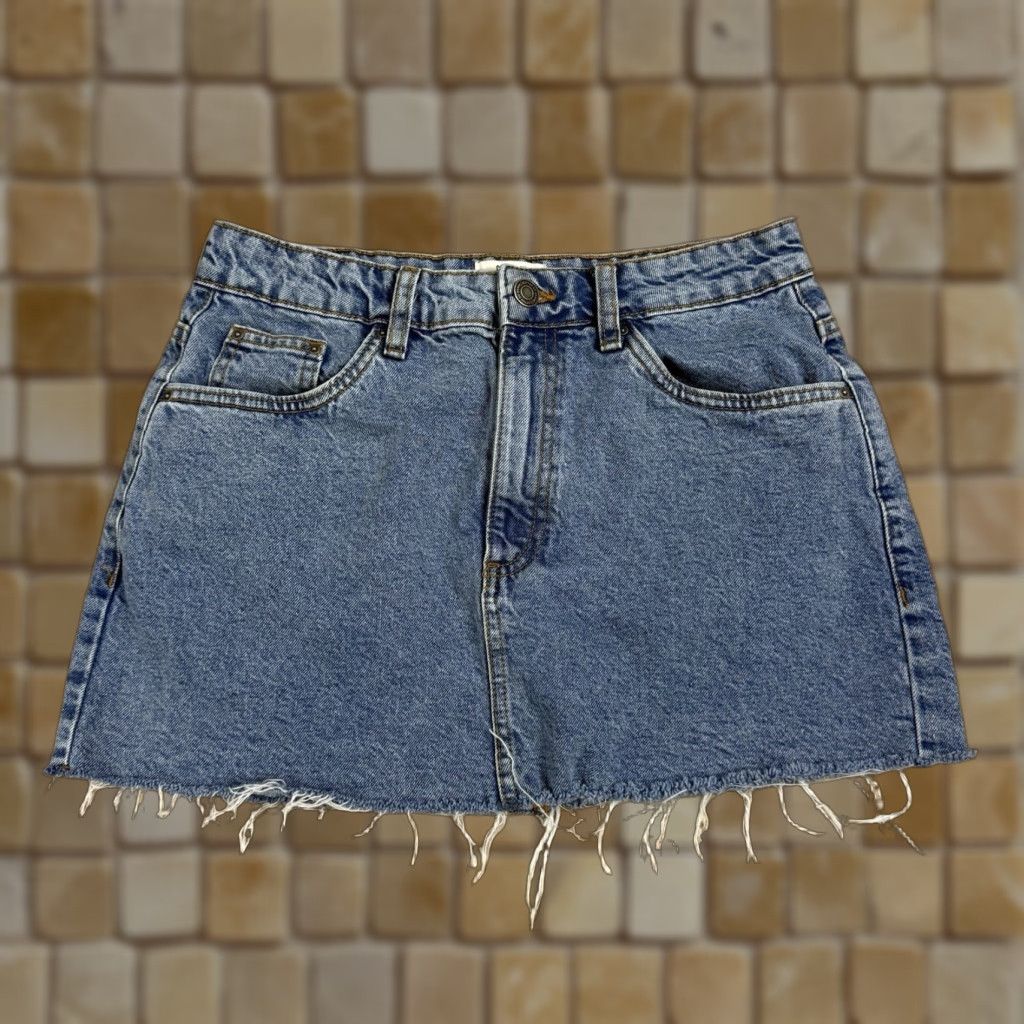 Cotton On Cotton On Denim Mini Skirt 28 Women Blue Regular Short Distressed Raw Hem Knit Cotton Denim Skirt Womens 28 Size 28" / US 6 / IT 42 - 1 Thumbnail