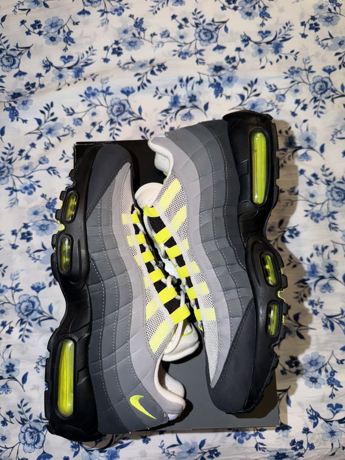 Nike Nike Air Max 95 'Neon' 2020 Size US 10.5 / EU 43-44 - 8 Thumbnail