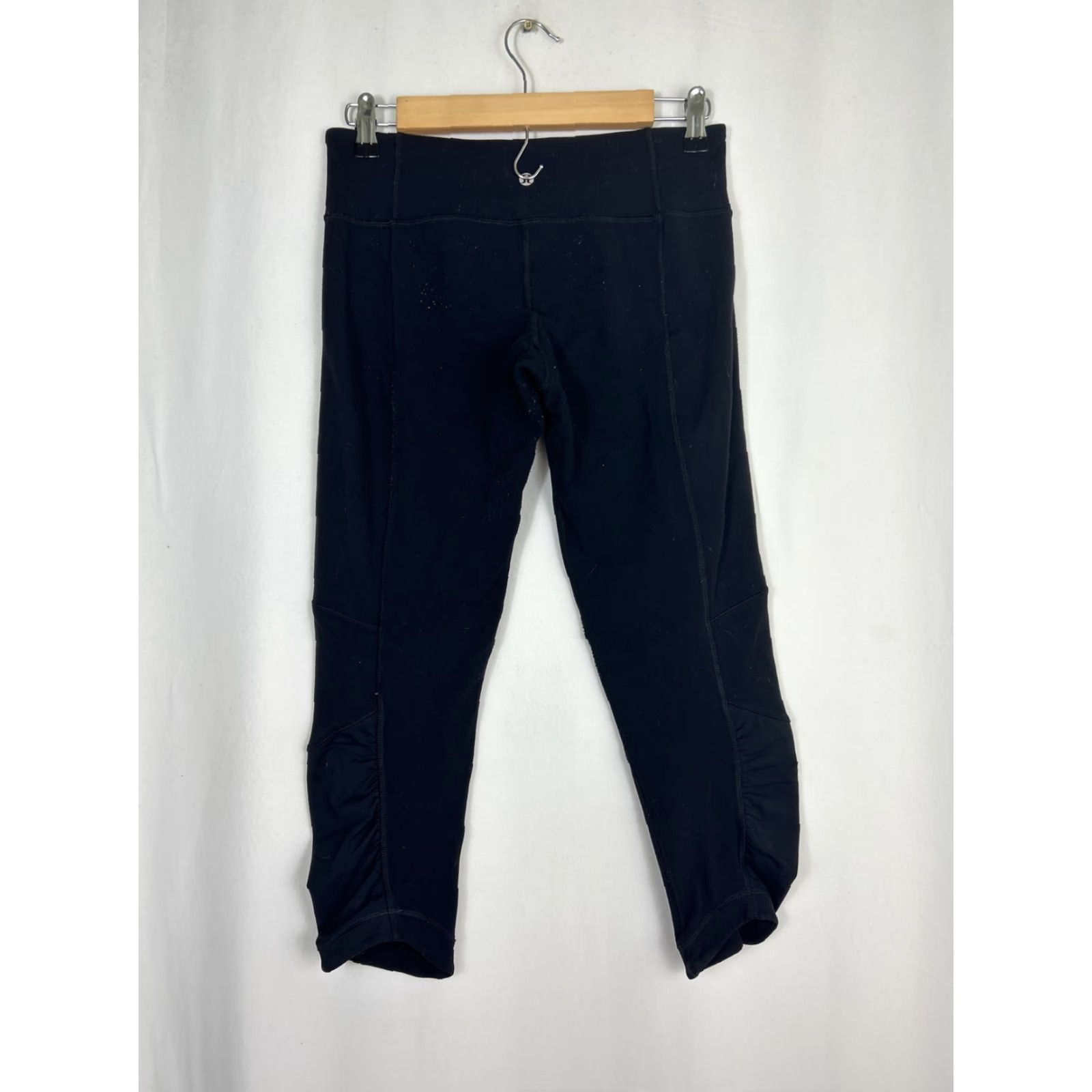 Lululemon Lululemon Women's Size 8 Black Soft Below Knee Scrunch Leggings Capri Activewear Size 30" / US 8 / IT 44 - 6 Thumbnail