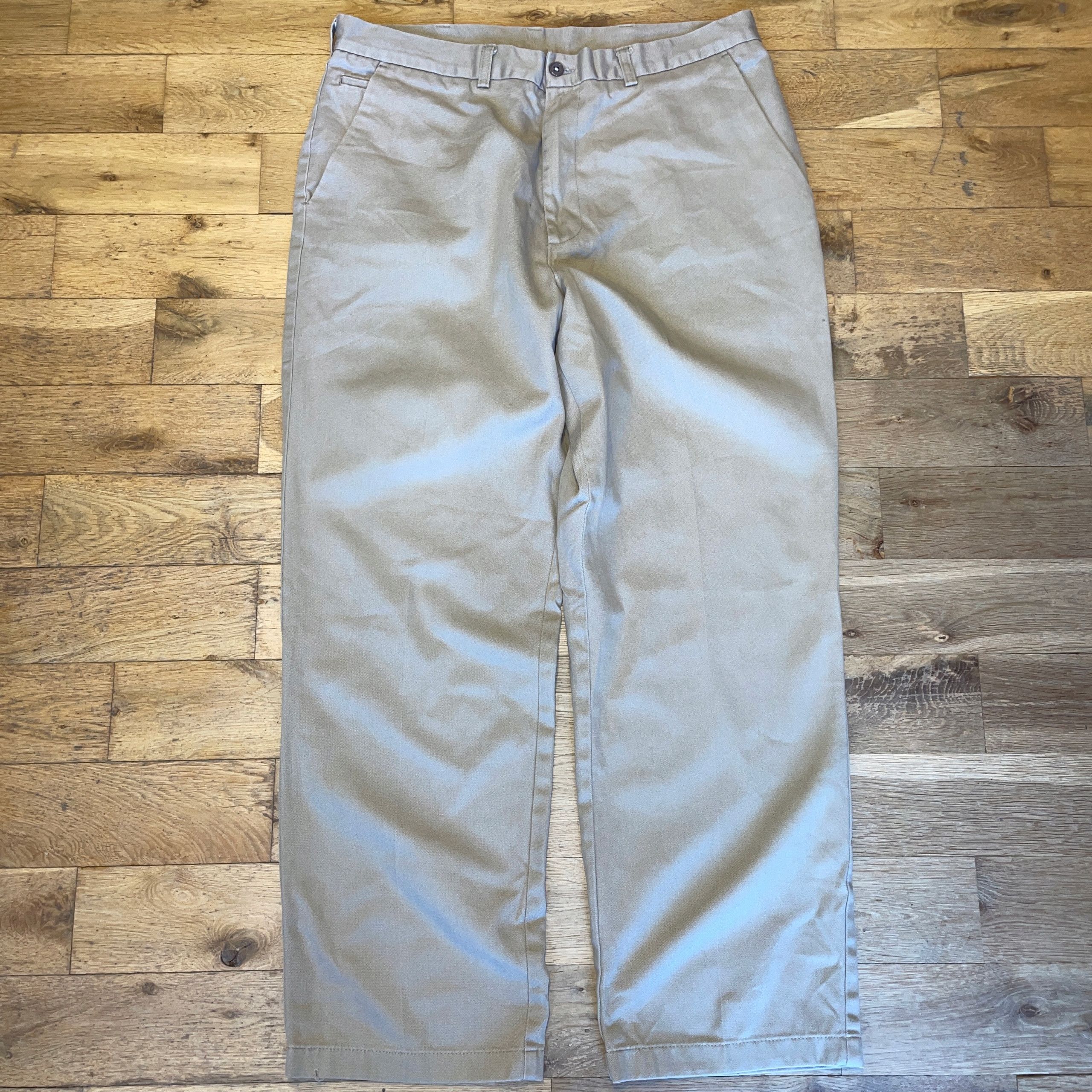 Haggar × Vintage HAGGAR MEN'S FASHIONABLE WIDE-LEG CHINO TROUSERS W 36 L 30 Size US 36 / EU 52 - 1 Thumbnail