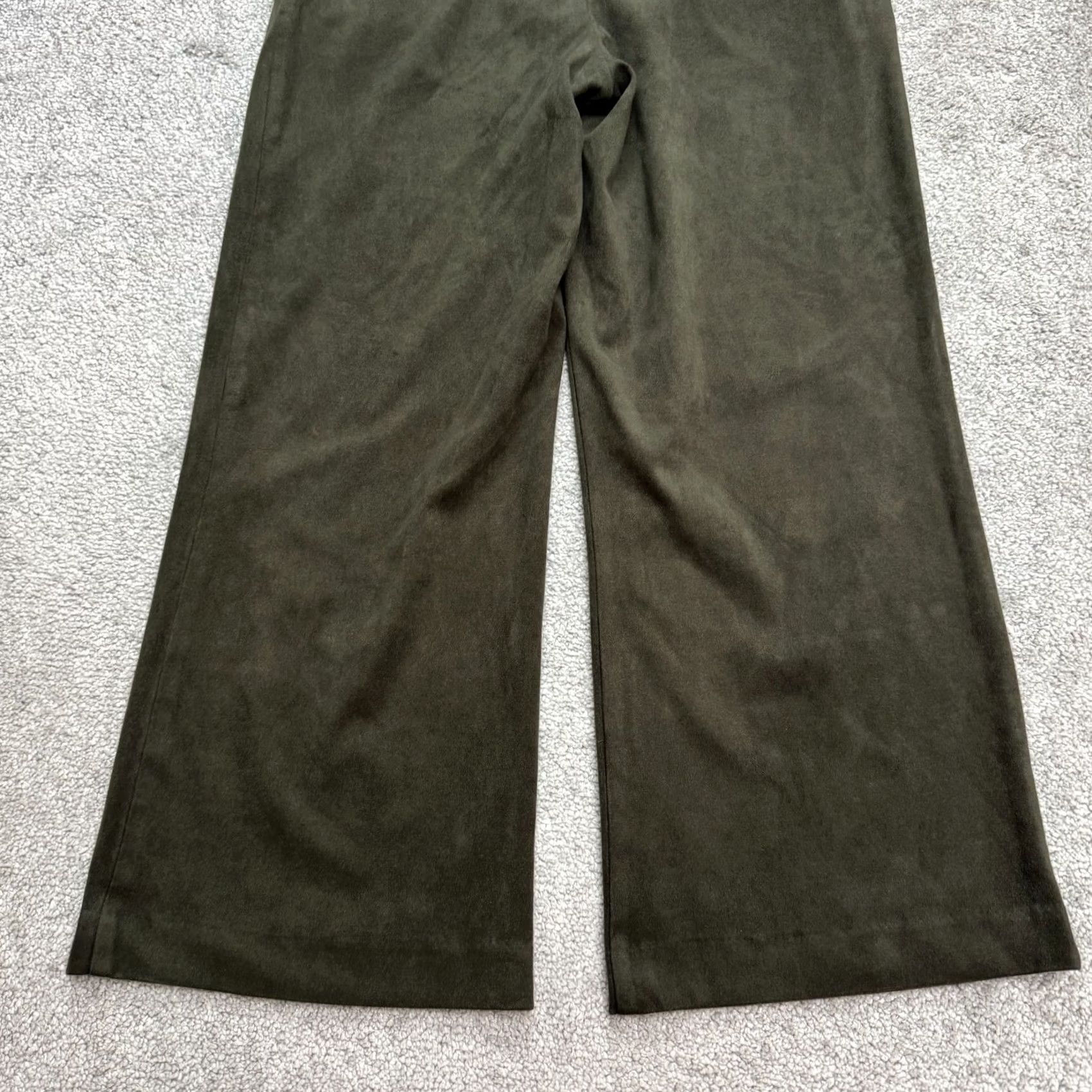 Madison I Love Tyler Madison Green Wide-Leg Pants Womens S Faux Suede Pull On Dress Pant Buttonless? (removed extra text) Size 28" / US 6 / IT 42 - 4 Thumbnail