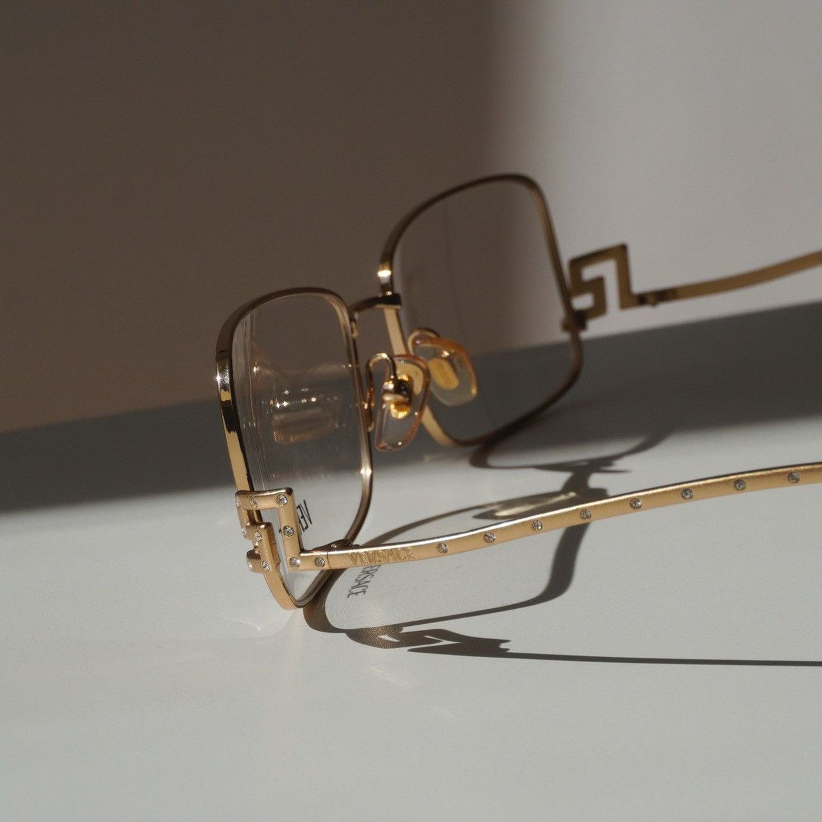 Versace Vintage versace gold crystal logo eyewear glasses Size ONE SIZE - 7 Thumbnail