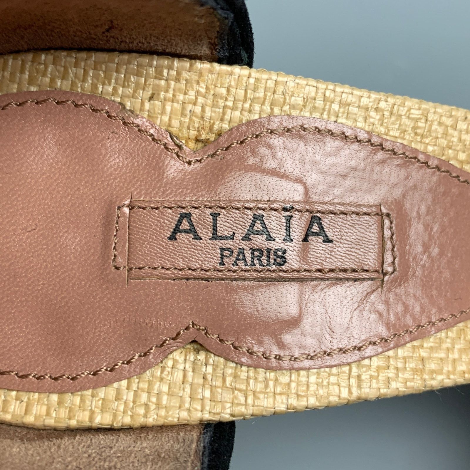Alaia ALAIA Size 5.5 Natural & Black Straw Textured Bow Pumps Size US 5.5 / IT 35.5 - 6 Thumbnail