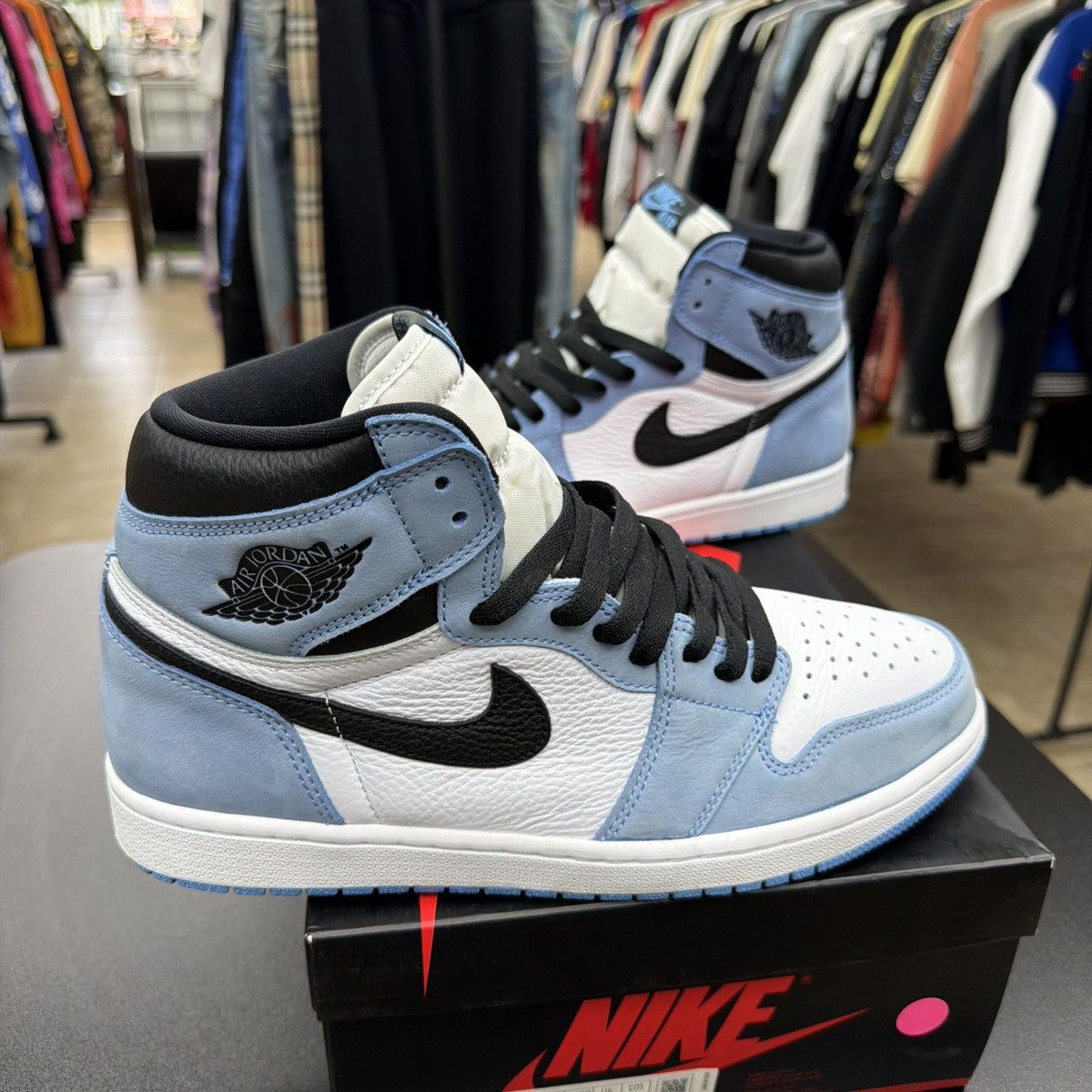 Jordan Brand Air Jordan 1 Retro High OG University Blue size 10.5 mens Size US 10.5 / EU 43-44 - 6 Thumbnail