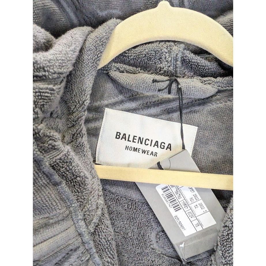 o1rshd1 Monogram Gown in Gray