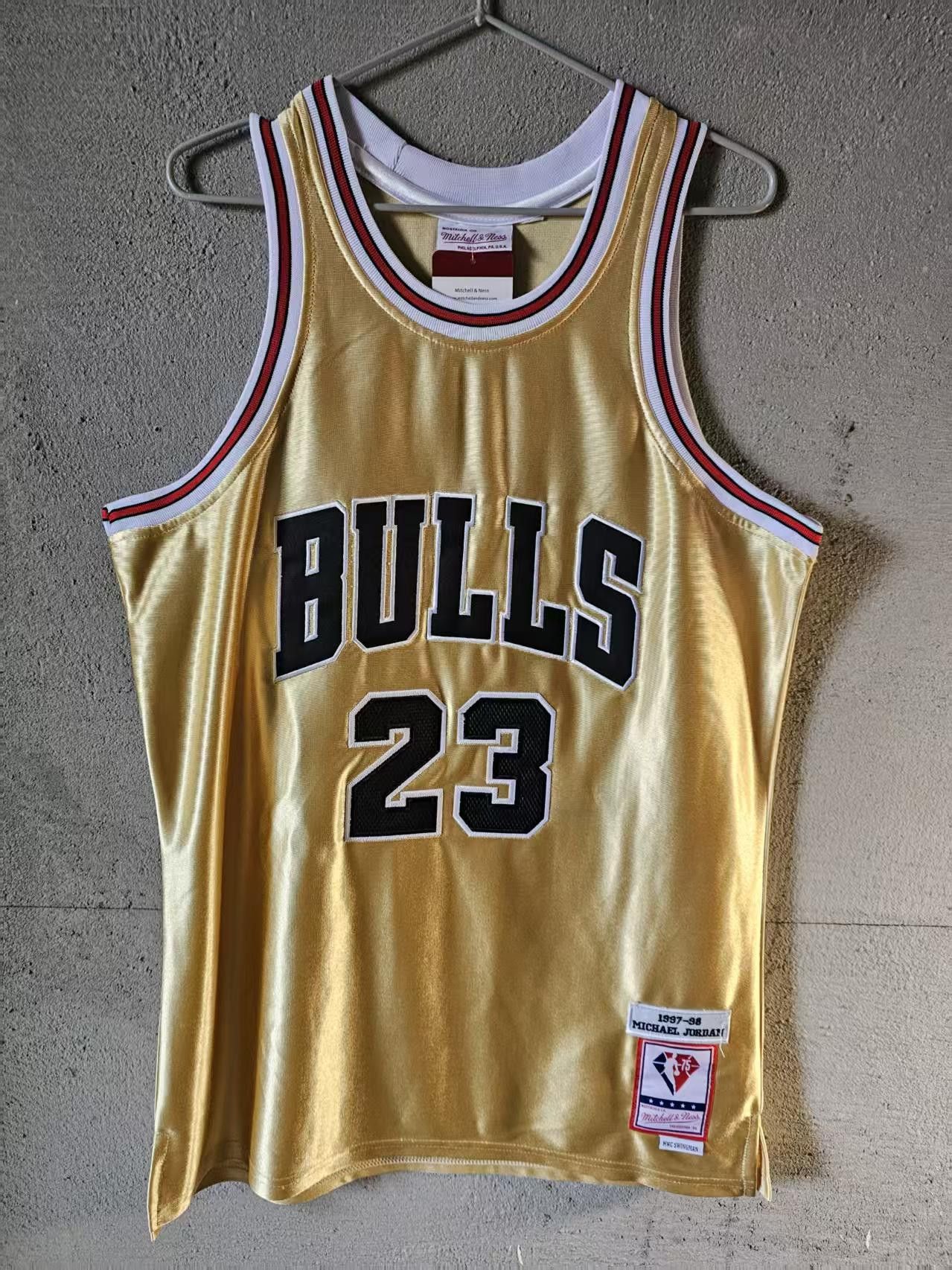 NBA Chicago Bulls #23 Michael Jordan Jersey Double Stitched Gold Size US M / EU 48-50 / 2 - 1 Thumbnail