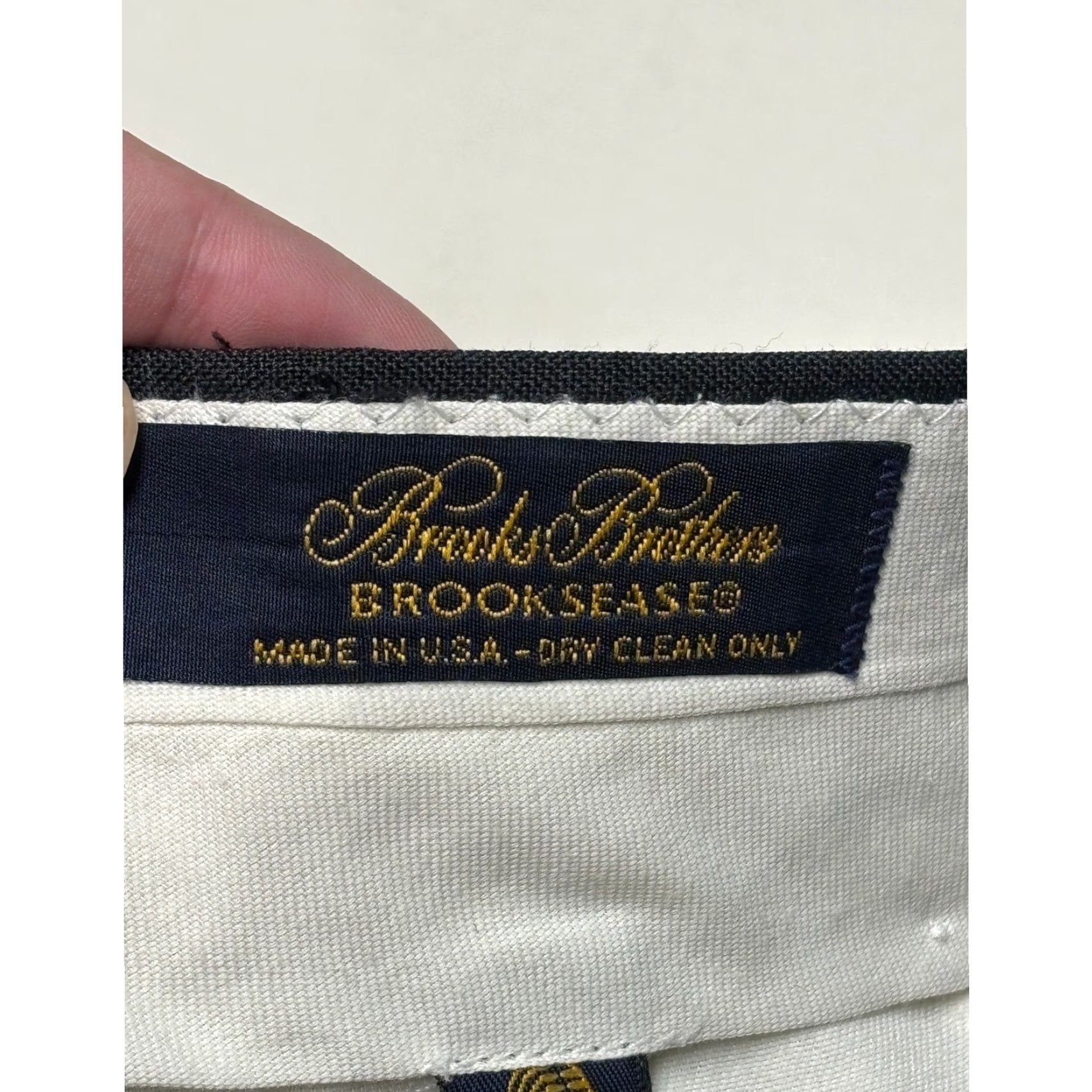 Brooks Brothers VINTAGE Brooks Brothers Dress Pants Men Wool Charcoal Gray 38x32 Pleated Cuffed Straight Front Zip Button Size US 38 / EU 54 - 5 Thumbnail