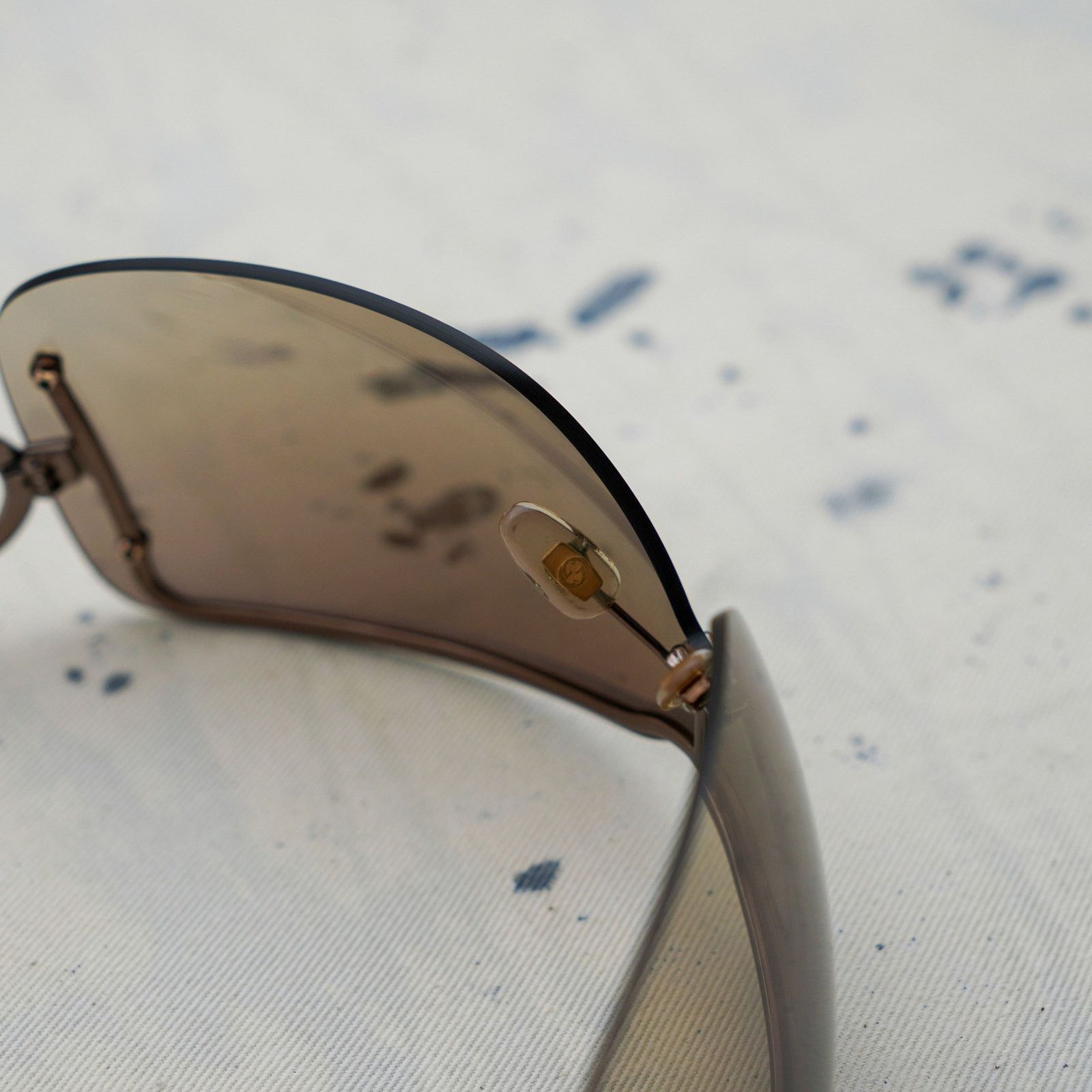 Gucci Vintage gucci gg 2797 brown gradient shield logo sunglasses Size ONE SIZE - 7 Thumbnail