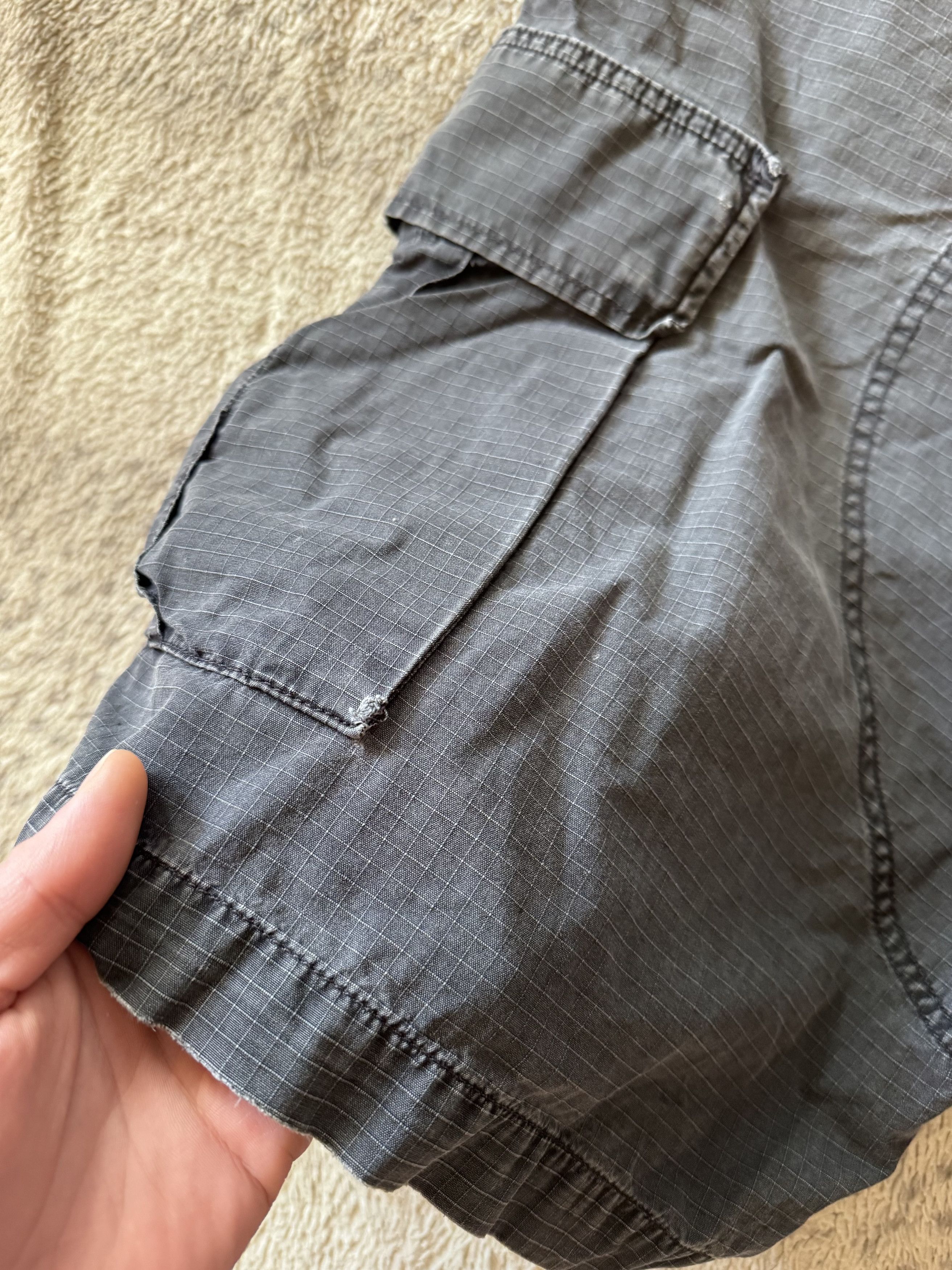 Carhartt Carhartt WIP Vintage 2000s Cargo Shorts Size US 38 / EU 54 - 4 Thumbnail