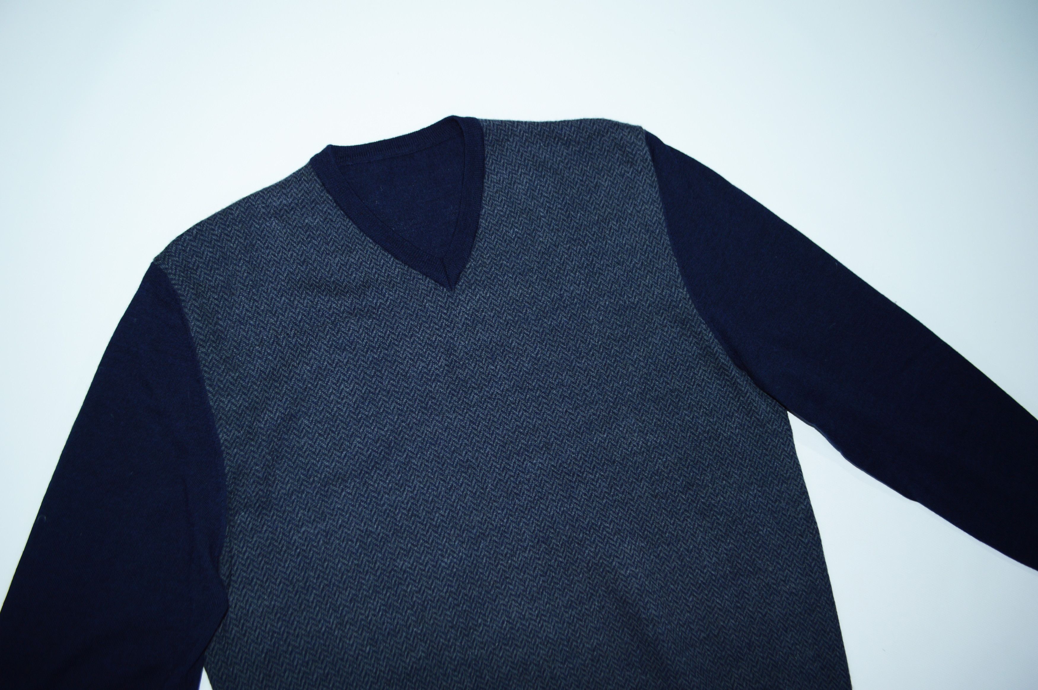 Corneliani Corneliani Herringbone Blue Wool V-Neck Jumper Sweater Size US XL / EU 56 / 4 - 2 Thumbnail