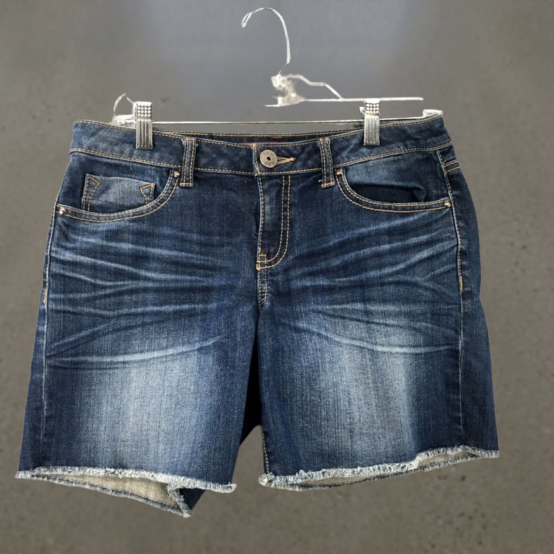 Denime S&P By Standard & Practices Bermuda Shorts Womens 28 Blue Medium Wash Denim Zip Bermuda Shorts Women 28 Blue Medium Wash Denim Zip Size 28" / US 6 / IT 42 - 1 Thumbnail