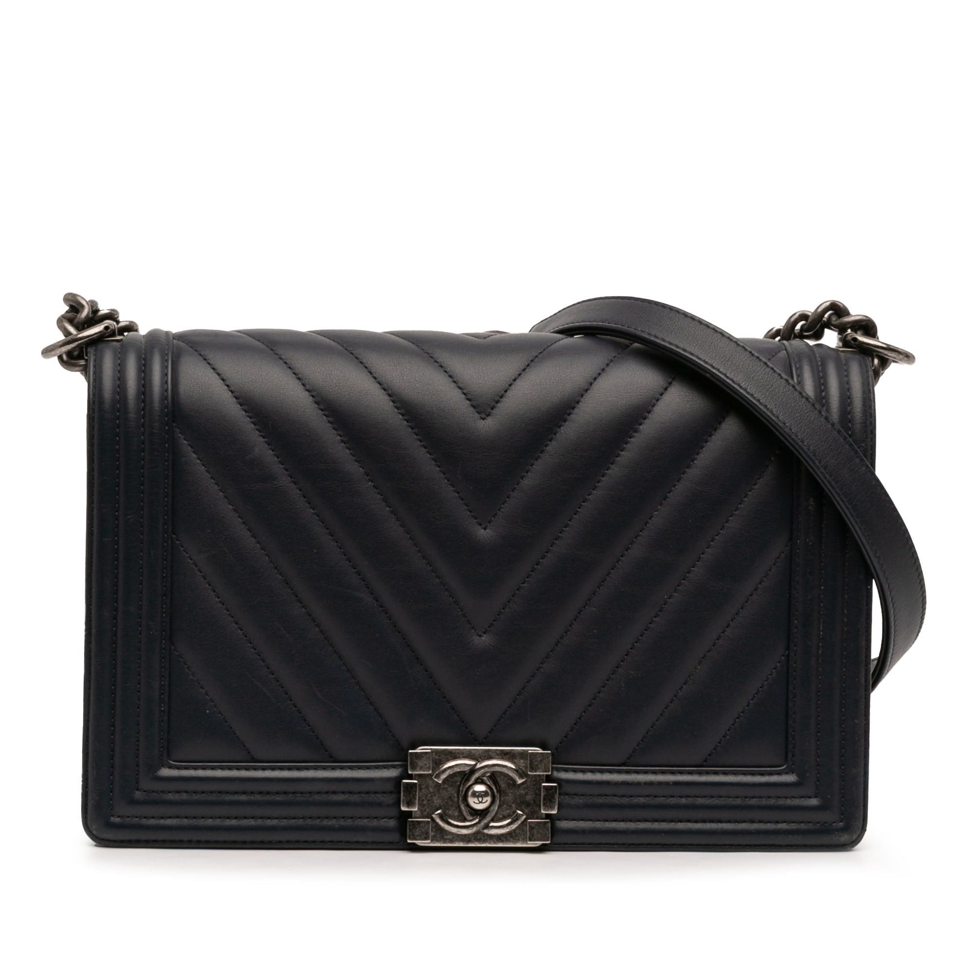 Chanel Medium Chevron Lambskin Boy Flap Size ONE SIZE - 1 Thumbnail