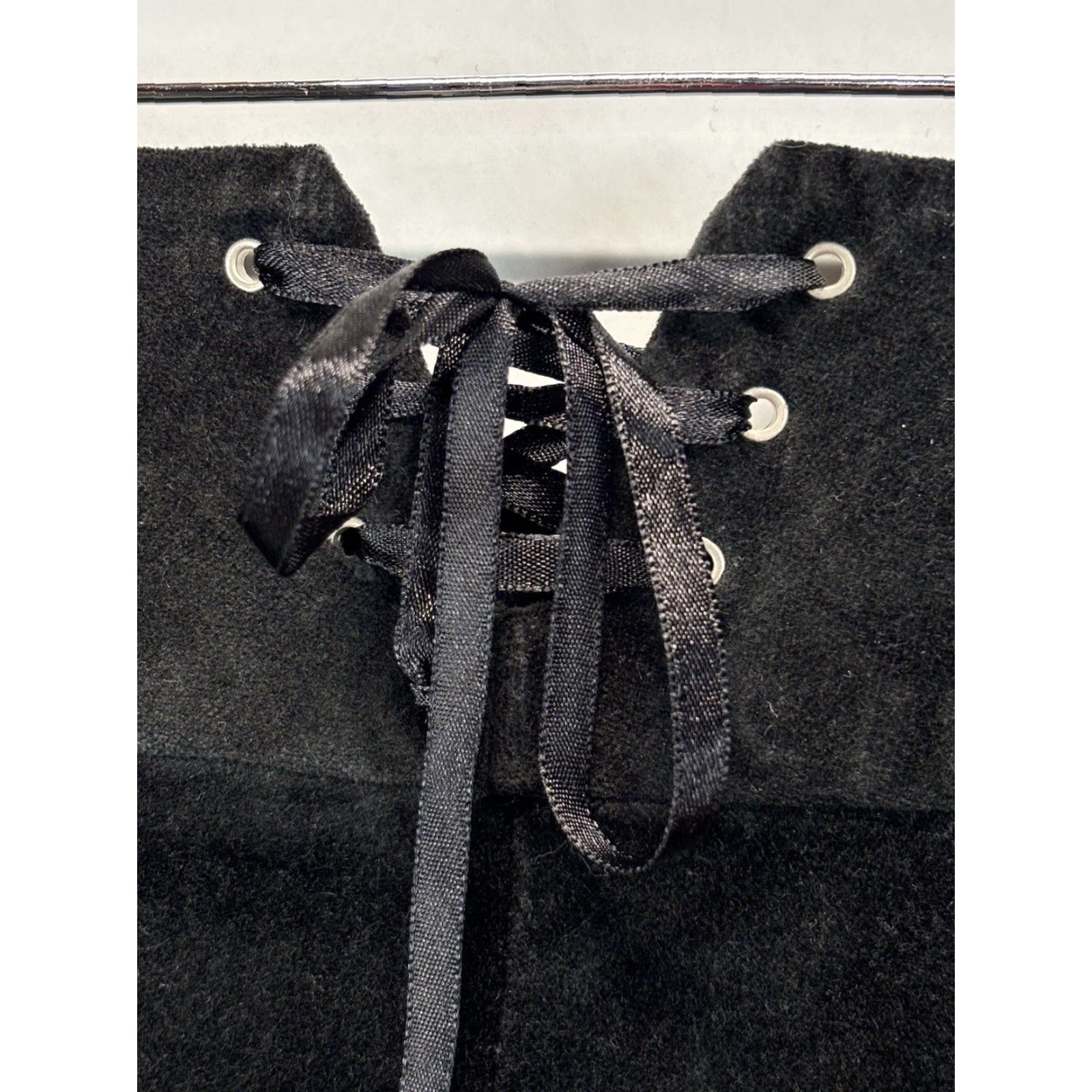 Velvet VINTAGE BISOU BISOU Velvet Capri Pants - Wide Leg - Size 10 - Black - Y2K - Women’s - Lace Up Back - Adjustable Waist - Crop/Capri Style Size 32" / US 10 / IT 46 - 5 Thumbnail