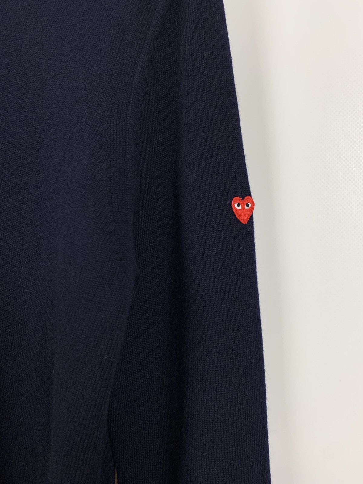 Comme des Garcons Comme des Garçons Play V-Neck Wool Sweater Size US M / EU 48-50 / 2 - 7 Thumbnail