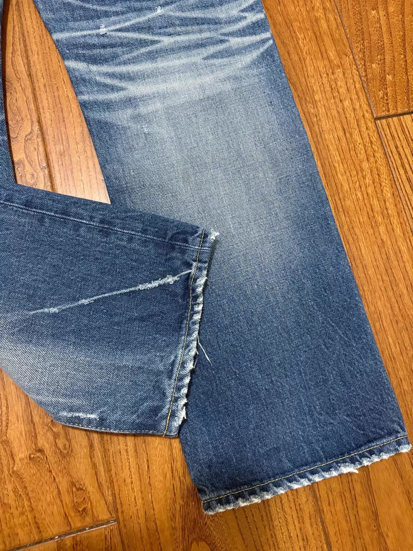 Vanquish VANQUISH & FRAGMENT Jeans W30 Intense Wash L Bolt Size US 30 / EU 46 - 3 Thumbnail