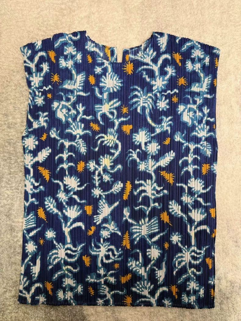 Issey Miyake Issey Miyake size:3 Blue pleated vest Size S / US 4 / IT 40 - 1 Thumbnail