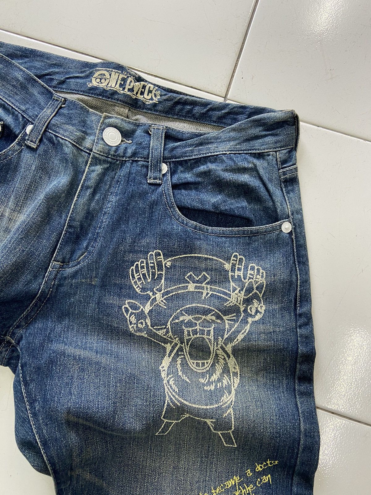 Anime VINTAGE ONE PIECE TONY CHOPPER OFFICIAL DENIM JEANS Size US 32 / EU 48 - 4 Thumbnail