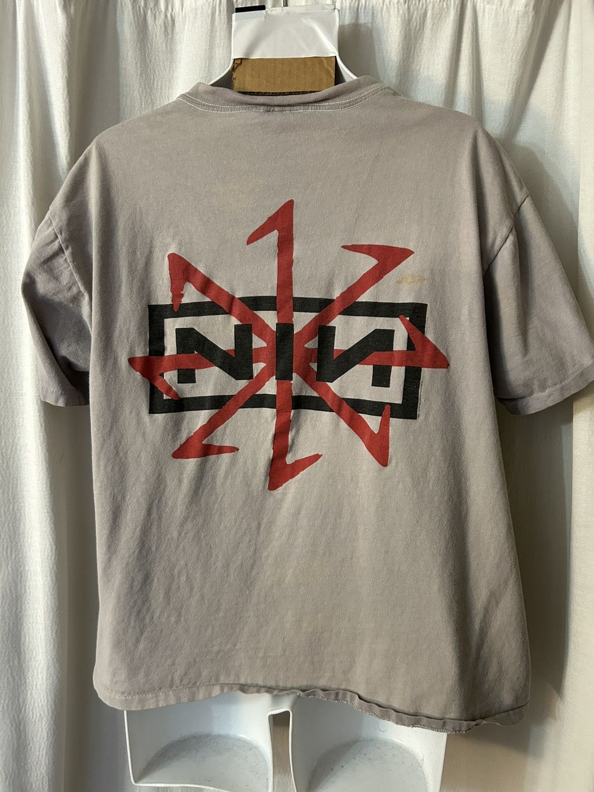 Other Tee: rare vintage 1995 nine inch nails raspberry devil xl Size US XL / EU 56 / 4 - 2 Thumbnail
