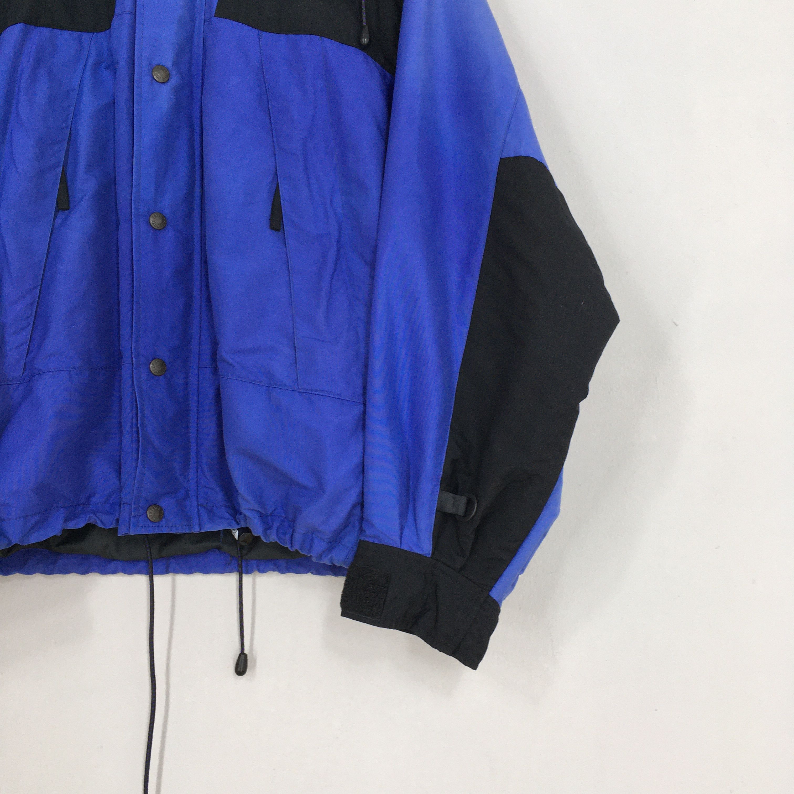 Goretex Vintage The North Face Gore Tex Windbreaker Hoodie Jacket M Size US M / EU 48-50 / 2 - 5 Thumbnail