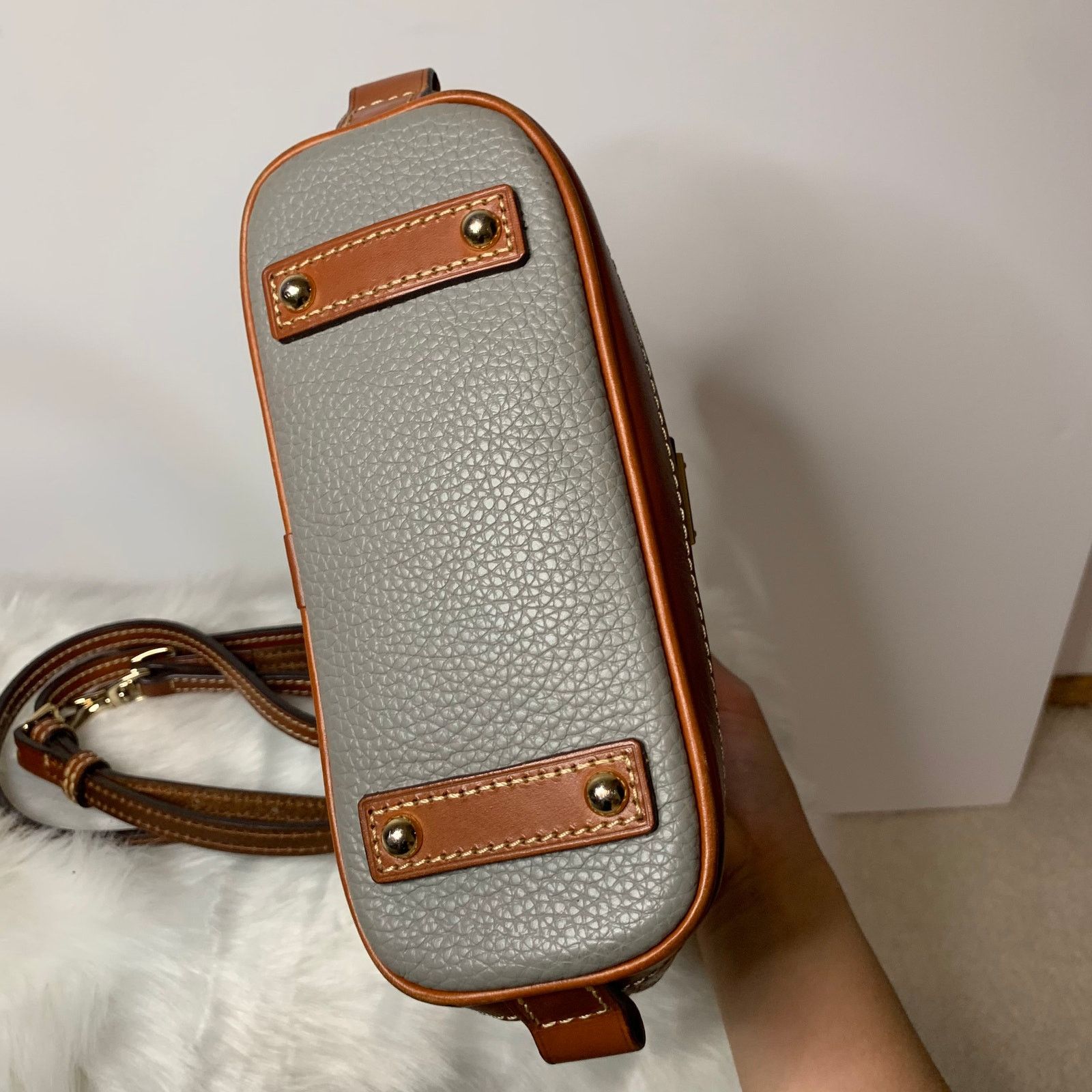 Dooney & Bourke Dooney & Bourke Gray Leather Crossbody Handbags Size ONE SIZE - 6 Thumbnail