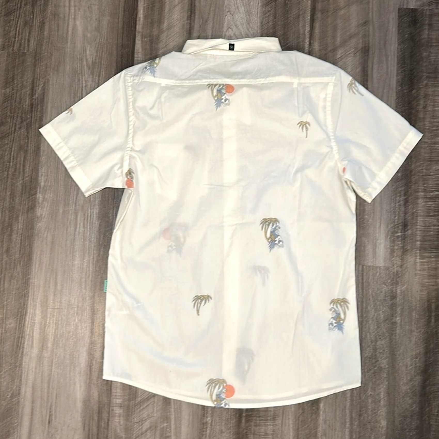 Vissla VISSLA Parrodise Tropical Skull Short Sleeve Button Down - Small Men Shirt Cream 60% Cotton 40% Polyester NWT RS19 Size US 29 - 3 Thumbnail