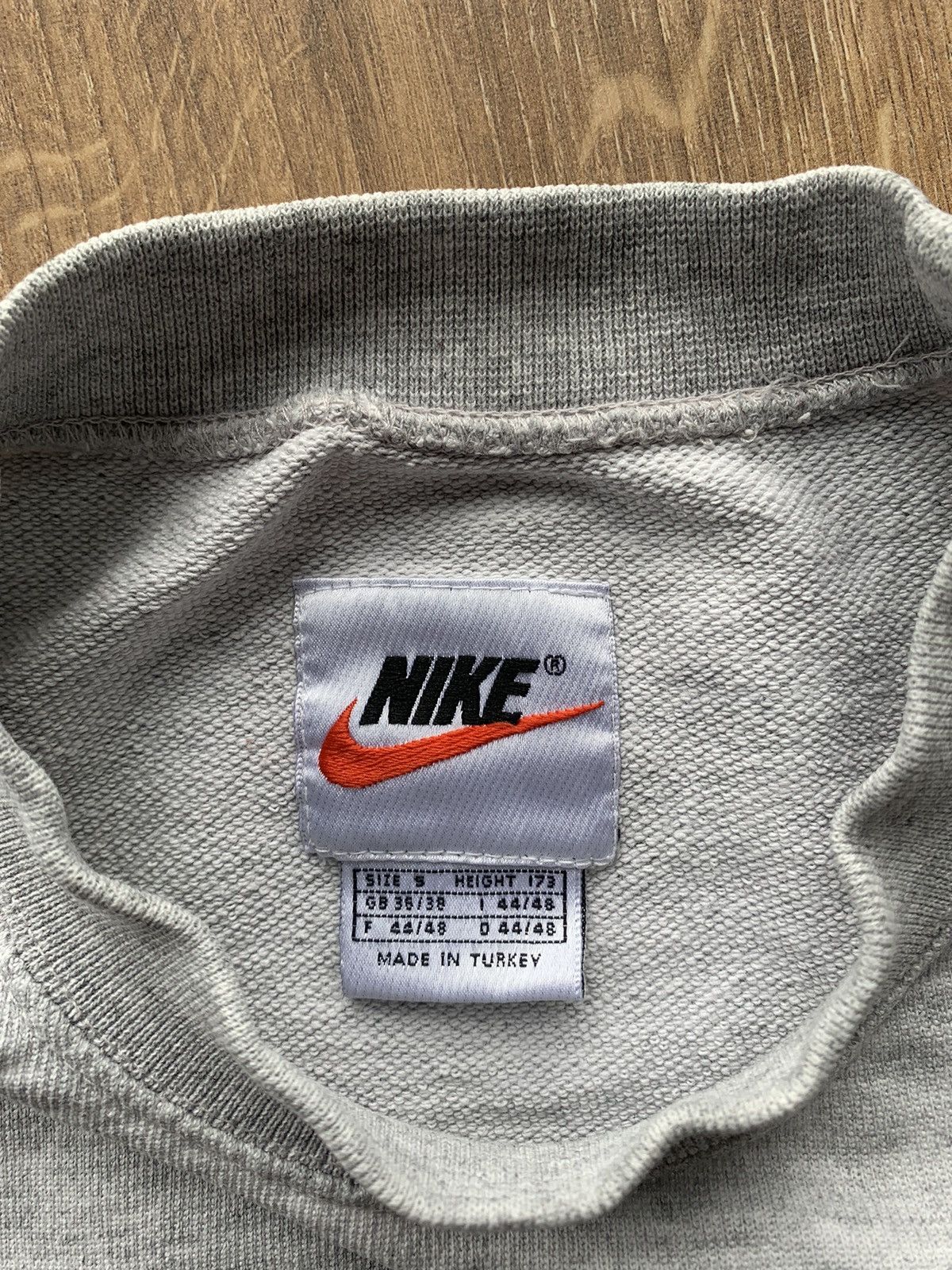 Nike Vintage Nike embroidered swoosh sweatshirt Size US S / EU 44-46 / 1 - 5 Thumbnail